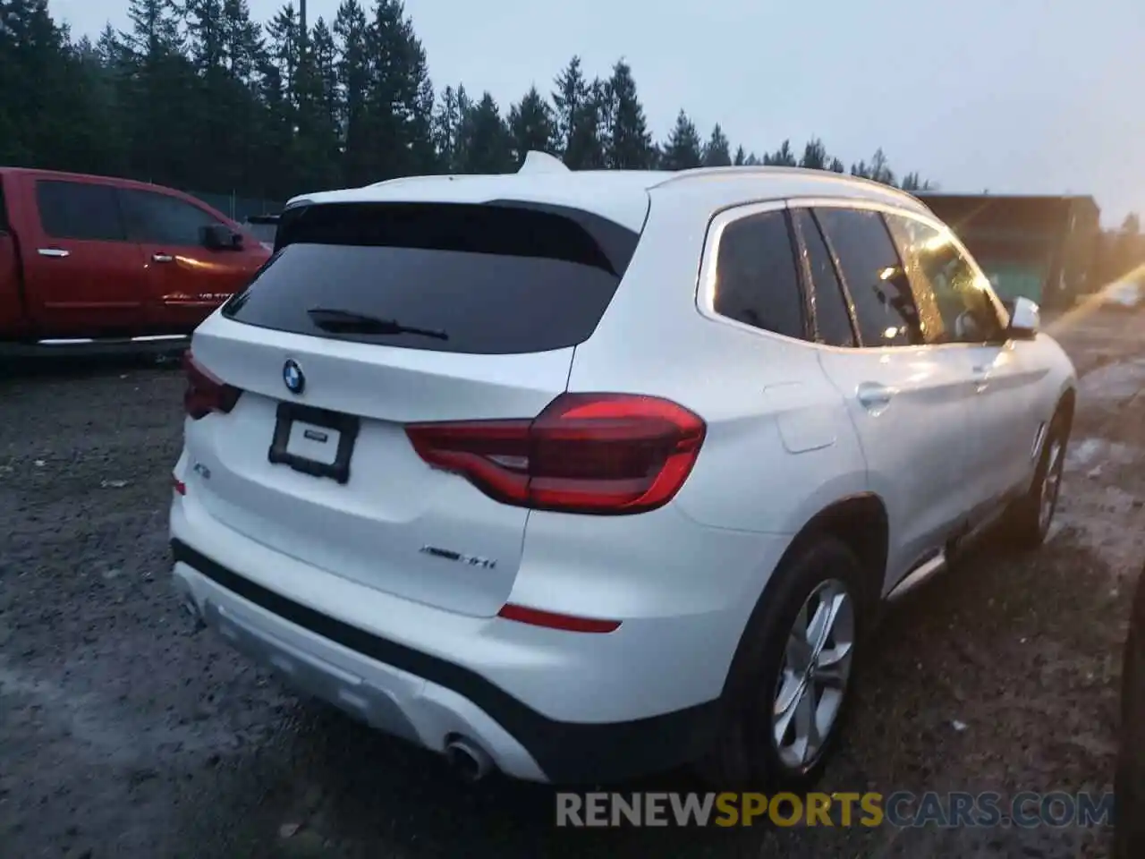 4 Photograph of a damaged car 5UXTY5C08M9H25041 BMW X3 2021