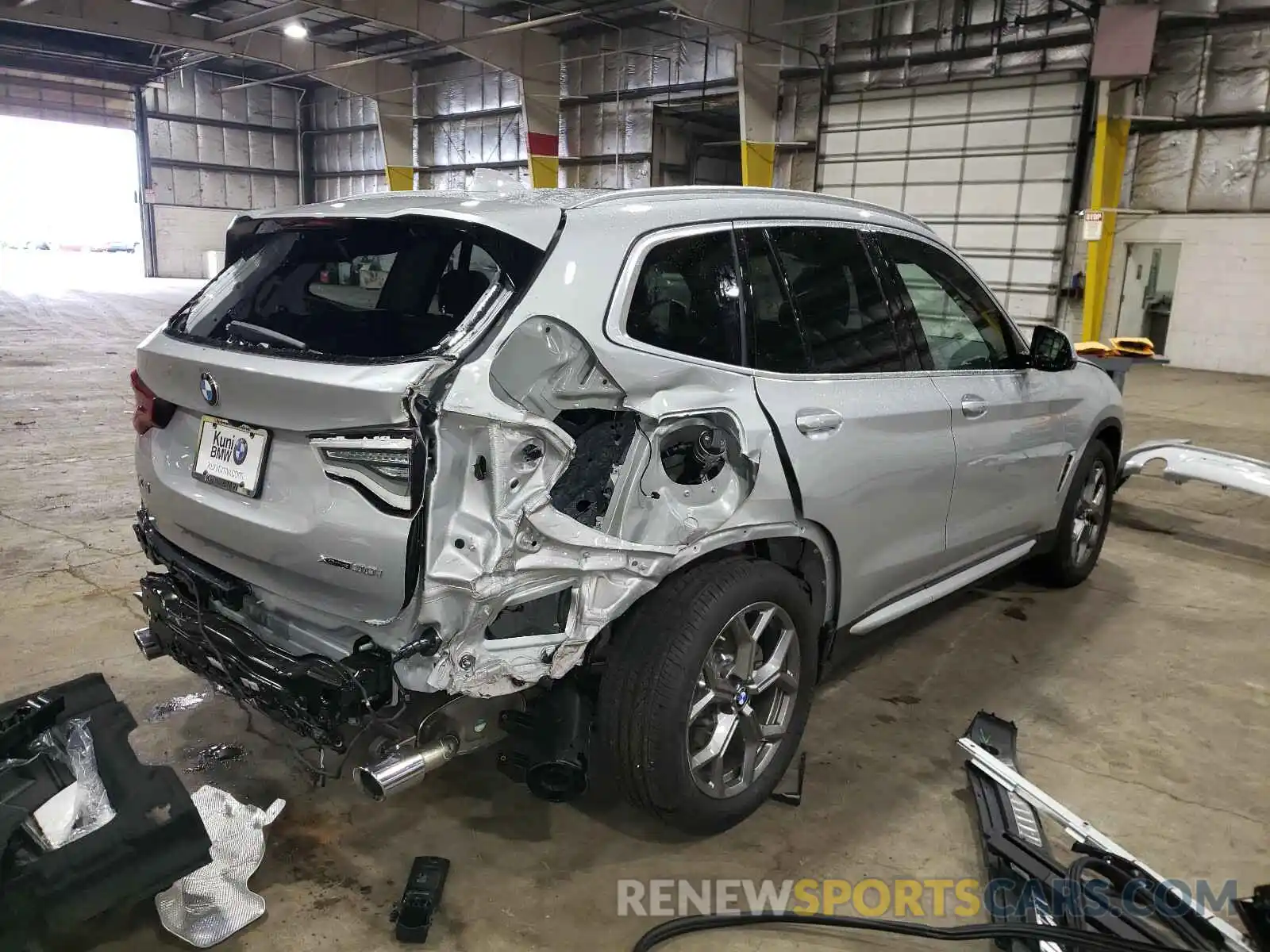 4 Photograph of a damaged car 5UXTY5C09M9E42700 BMW X3 2021