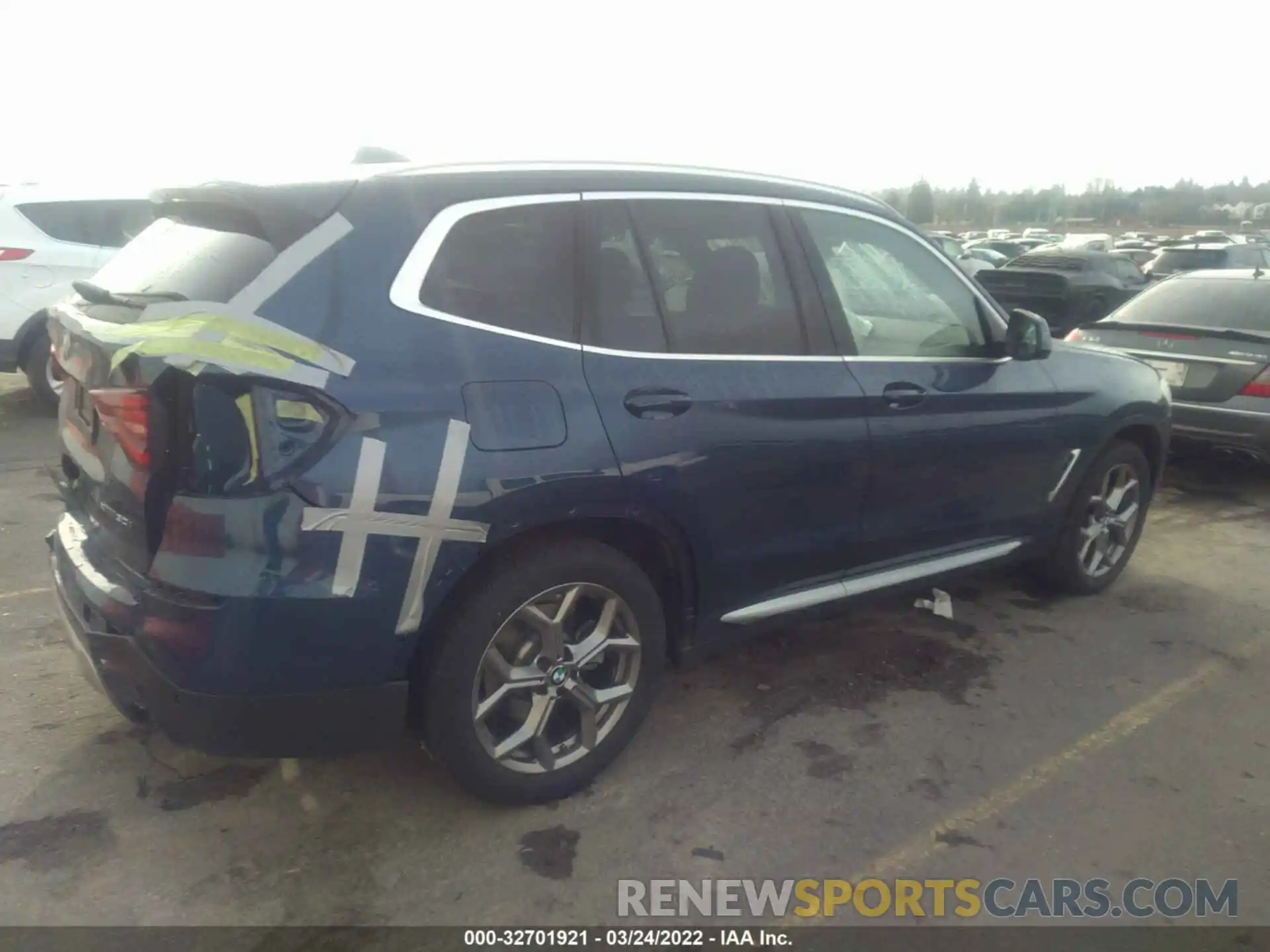 4 Photograph of a damaged car 5UXTY5C09M9E87264 BMW X3 2021