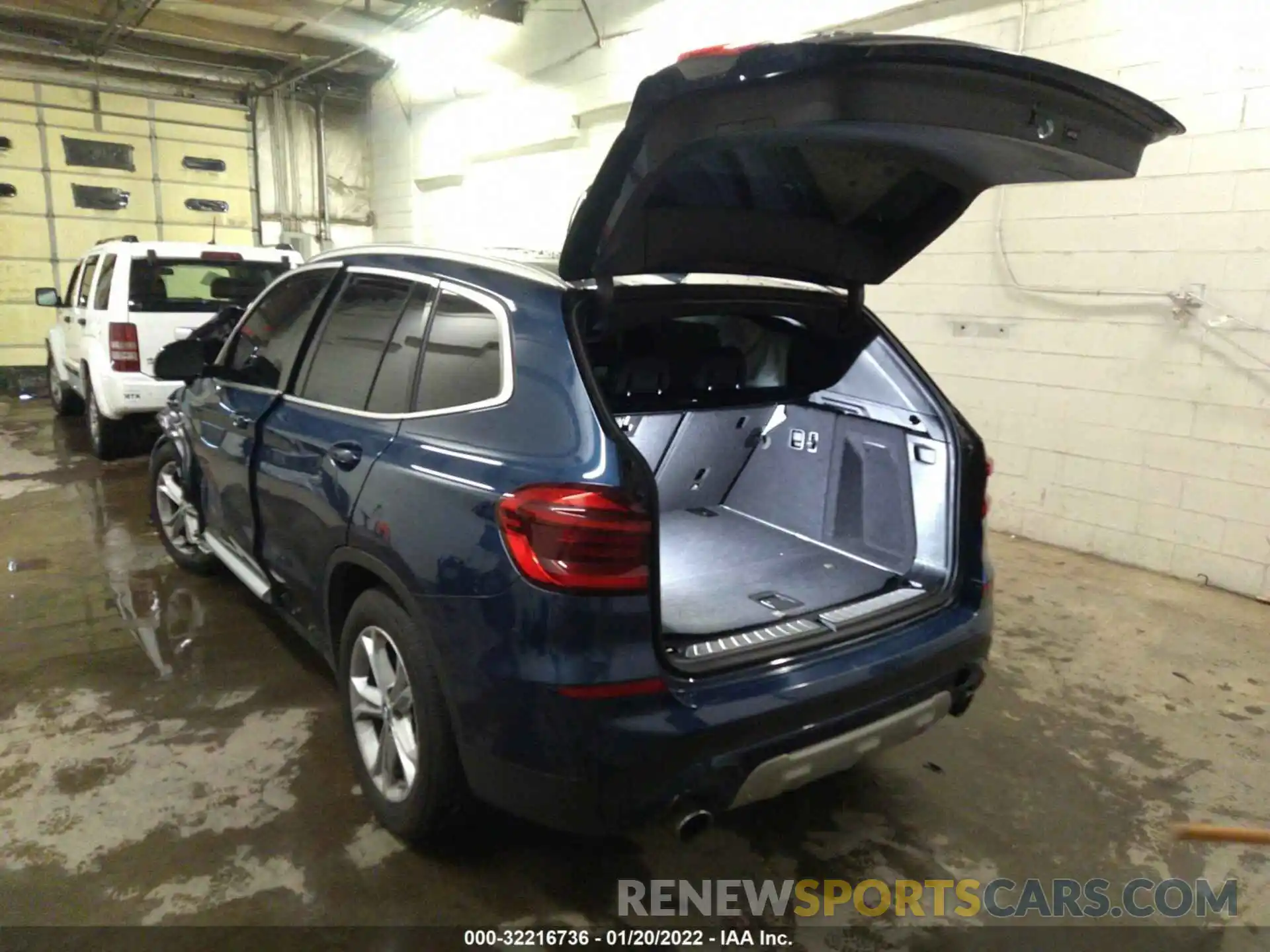 3 Photograph of a damaged car 5UXTY5C09M9F52825 BMW X3 2021