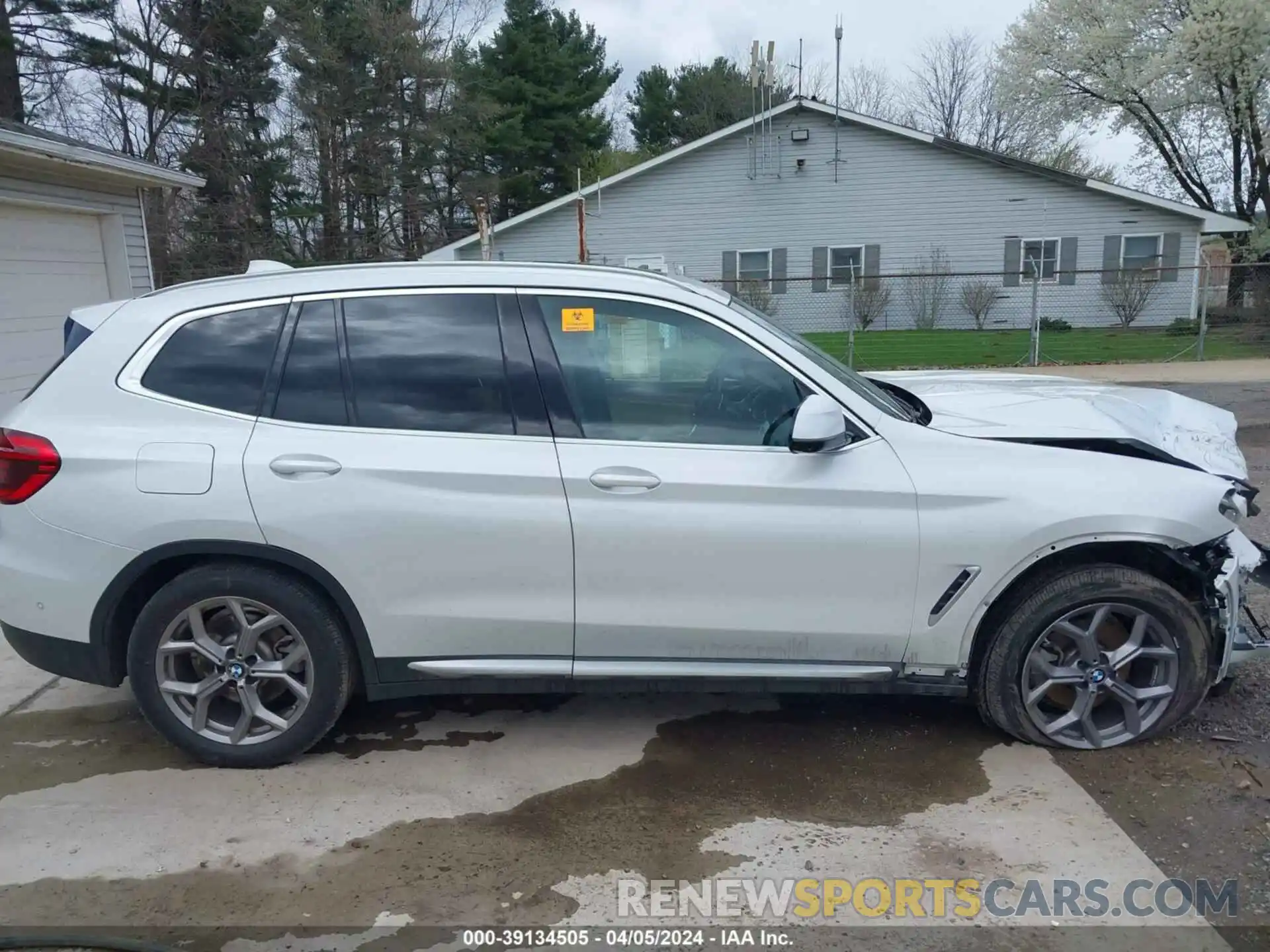 13 Photograph of a damaged car 5UXTY5C09M9F55837 BMW X3 2021