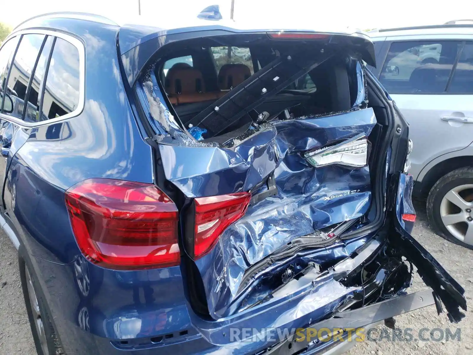 9 Photograph of a damaged car 5UXTY5C09M9H61160 BMW X3 2021