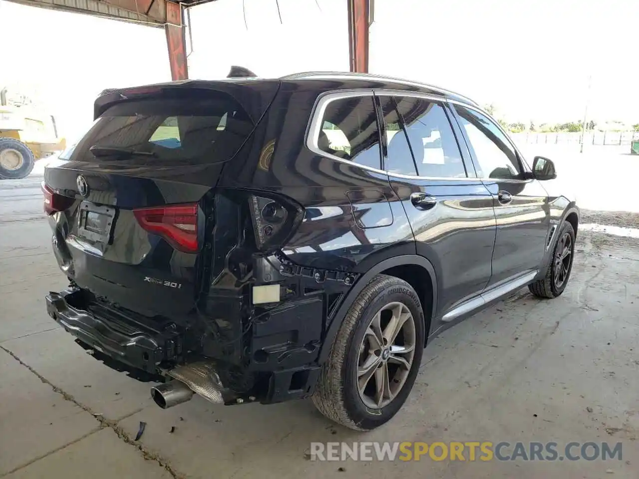 4 Photograph of a damaged car 5UXTY5C09M9H99164 BMW X3 2021