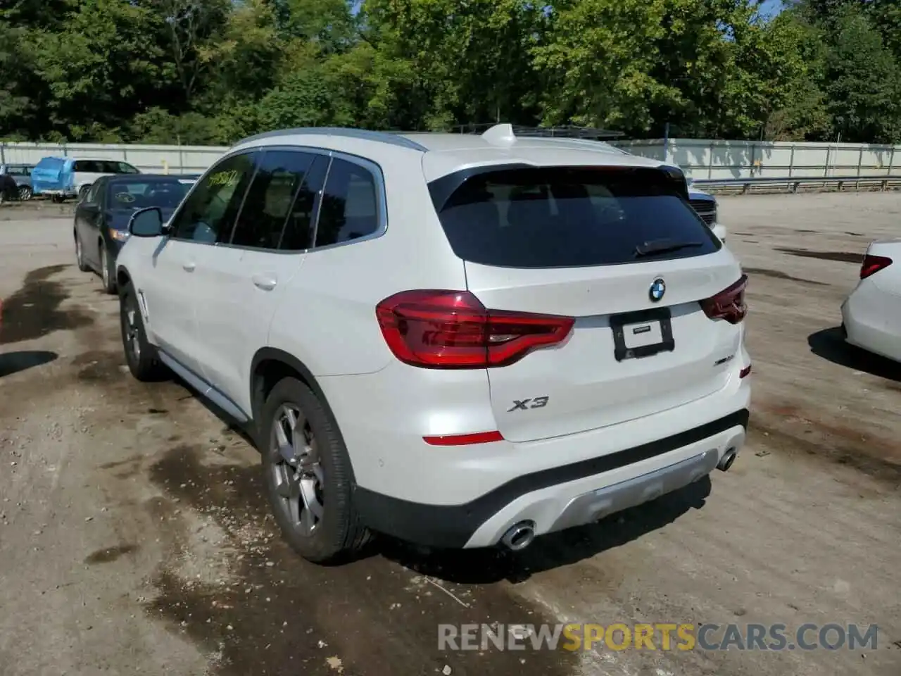 3 Photograph of a damaged car 5UXTY5C0XM9F02130 BMW X3 2021