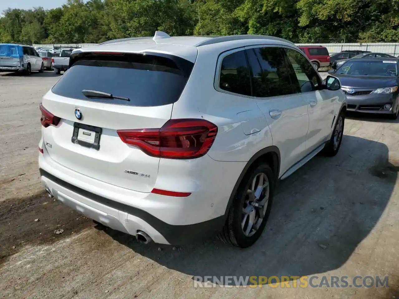 4 Photograph of a damaged car 5UXTY5C0XM9F02130 BMW X3 2021