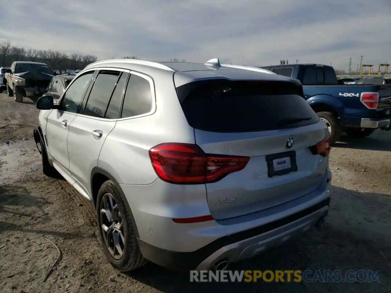 3 Photograph of a damaged car 5UXTY5C0XM9F80178 BMW X3 2021