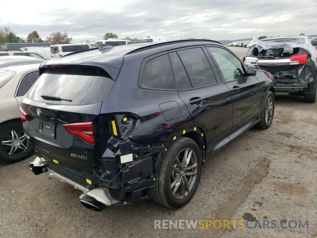 4 Photograph of a damaged car 5UXTY9C05M9D75505 BMW X3 2021