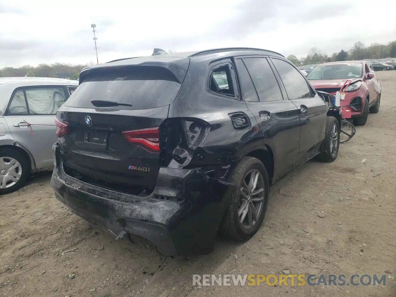 4 Photograph of a damaged car 5UXTY9C06M9F43359 BMW X3 2021