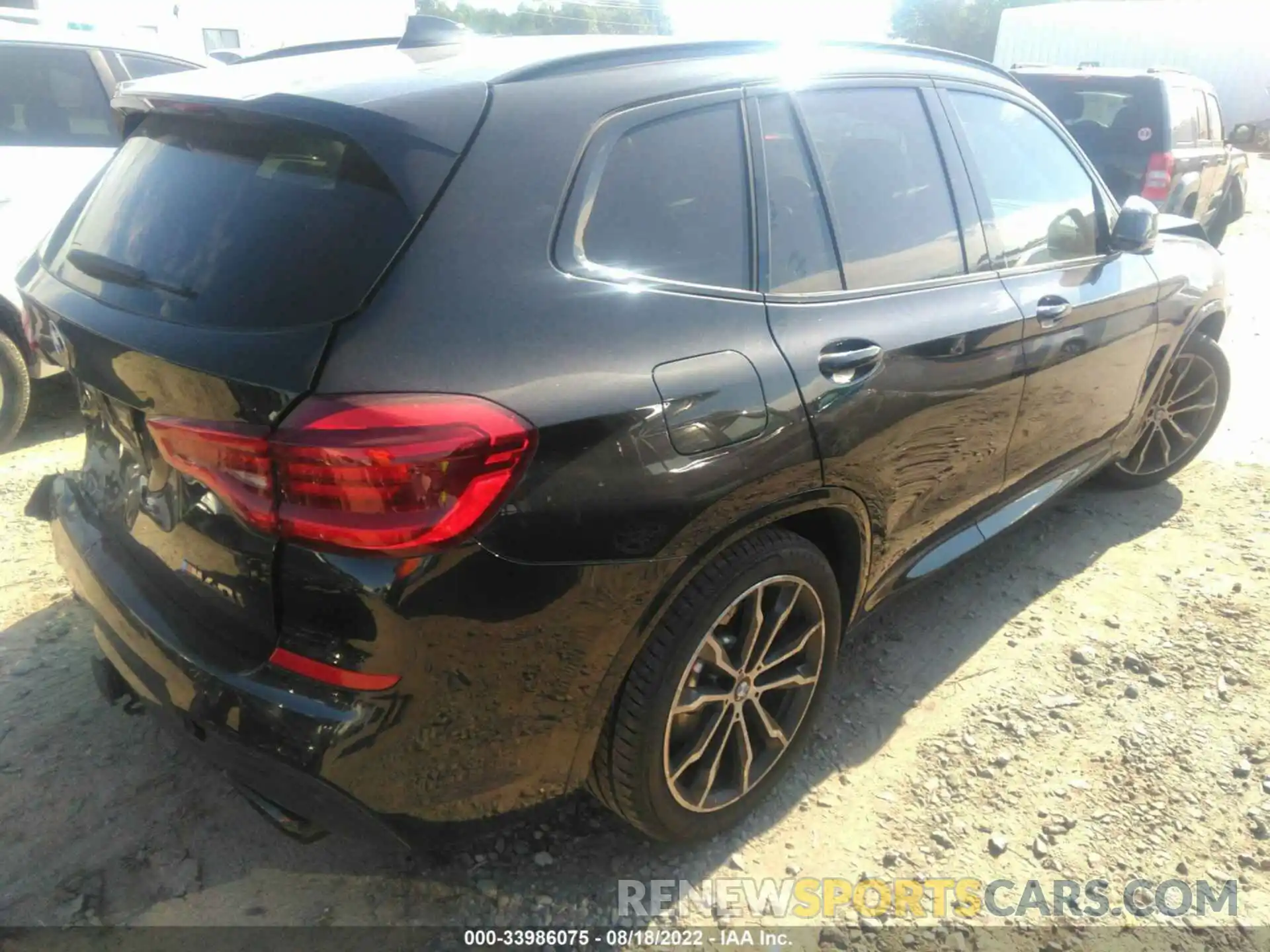 4 Photograph of a damaged car 5UXTY9C07M9F33763 BMW X3 2021