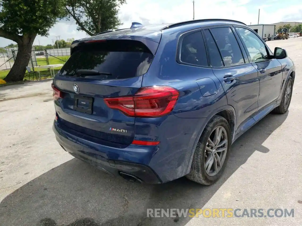 4 Photograph of a damaged car 5UXTY9C0XM9D79548 BMW X3 2021