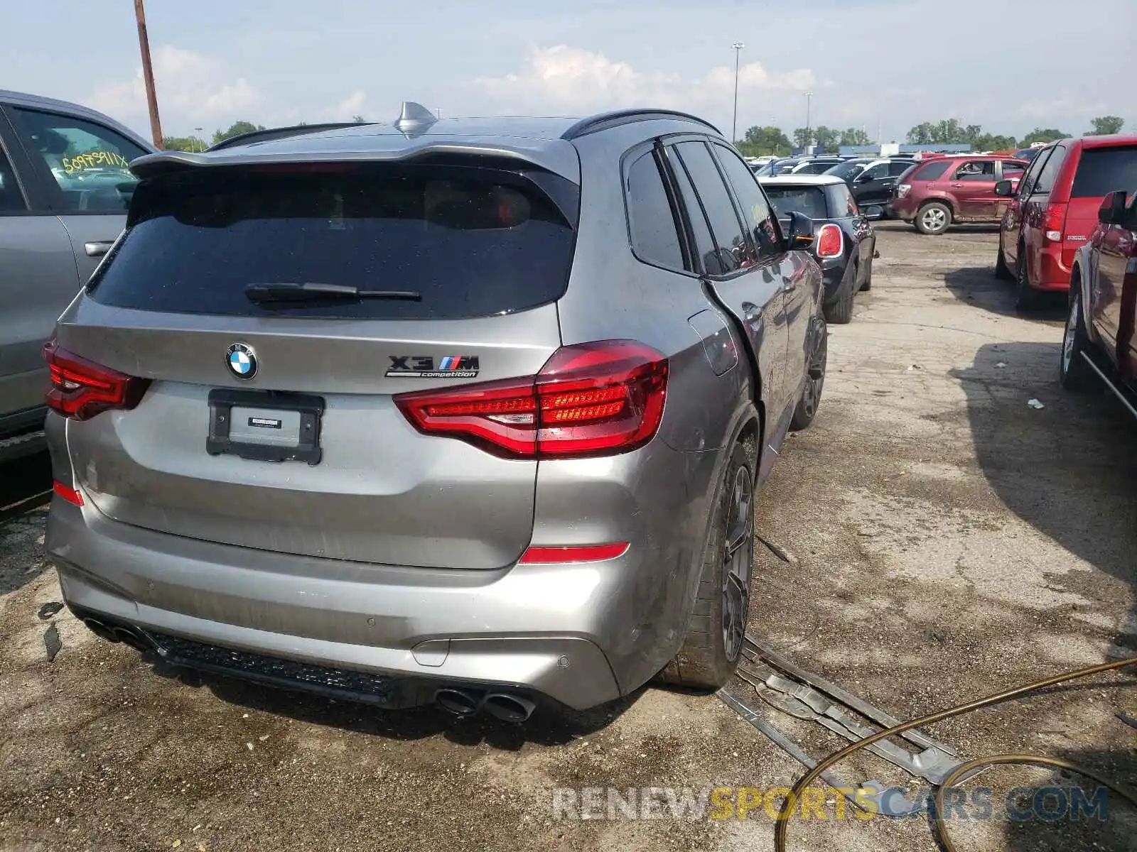 4 Photograph of a damaged car 5YMTS0C02M9F29528 BMW X3 2021