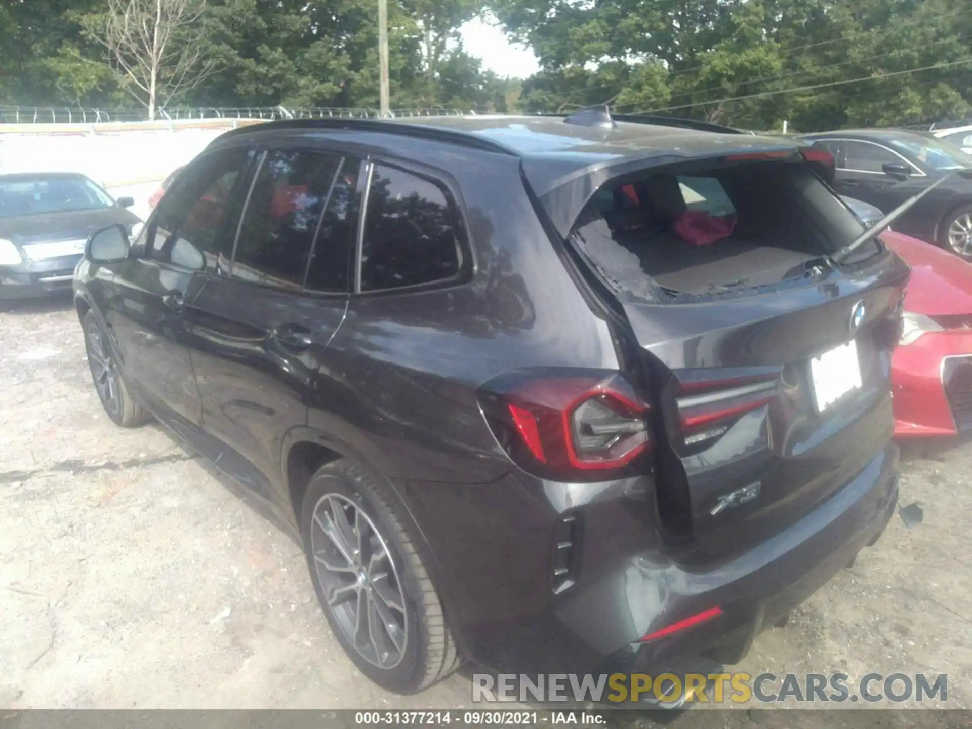 3 Photograph of a damaged car 5UX43DP00N9J26012 BMW X3 2022