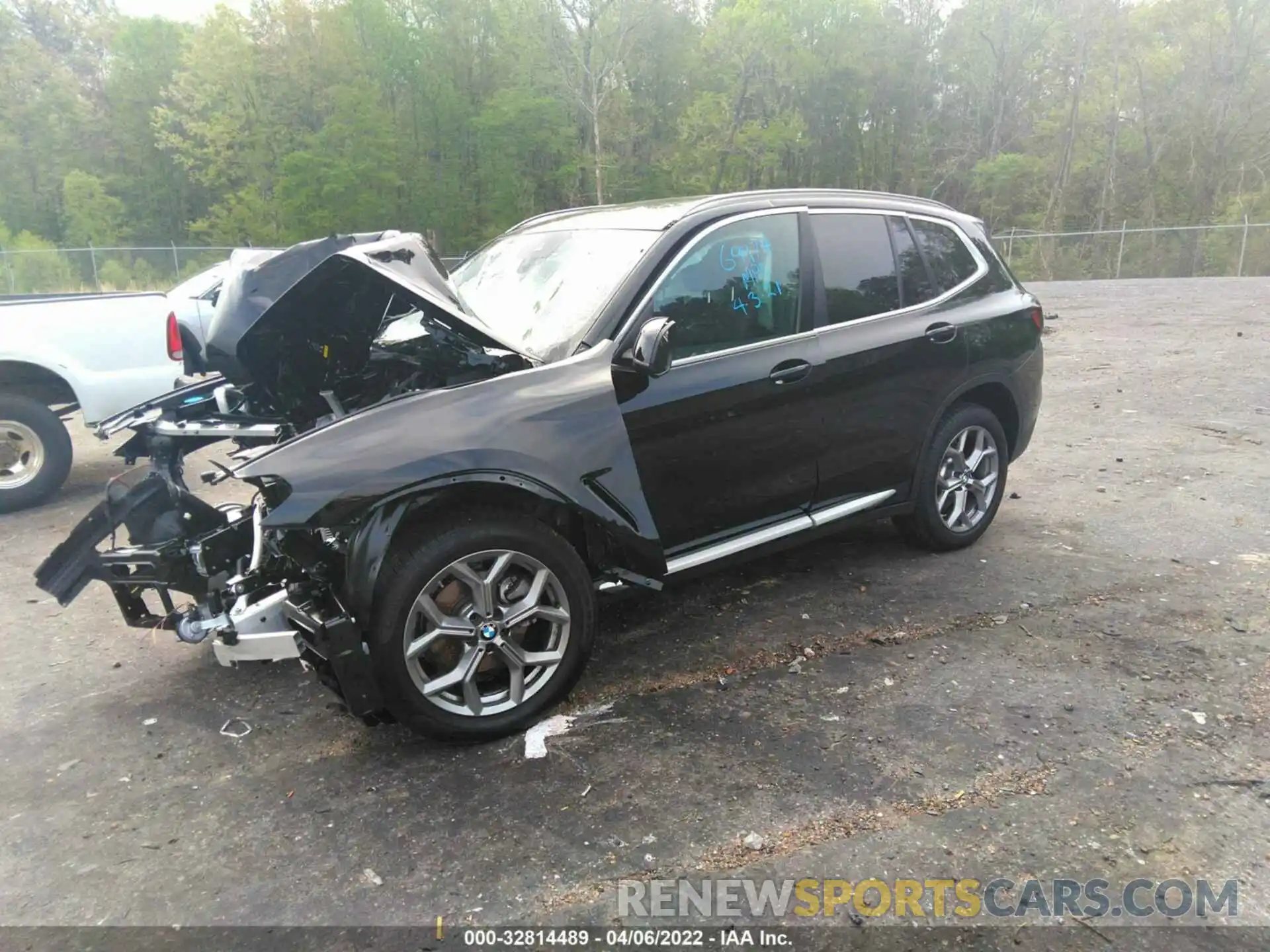 2 Photograph of a damaged car 5UX43DP00N9J95072 BMW X3 2022