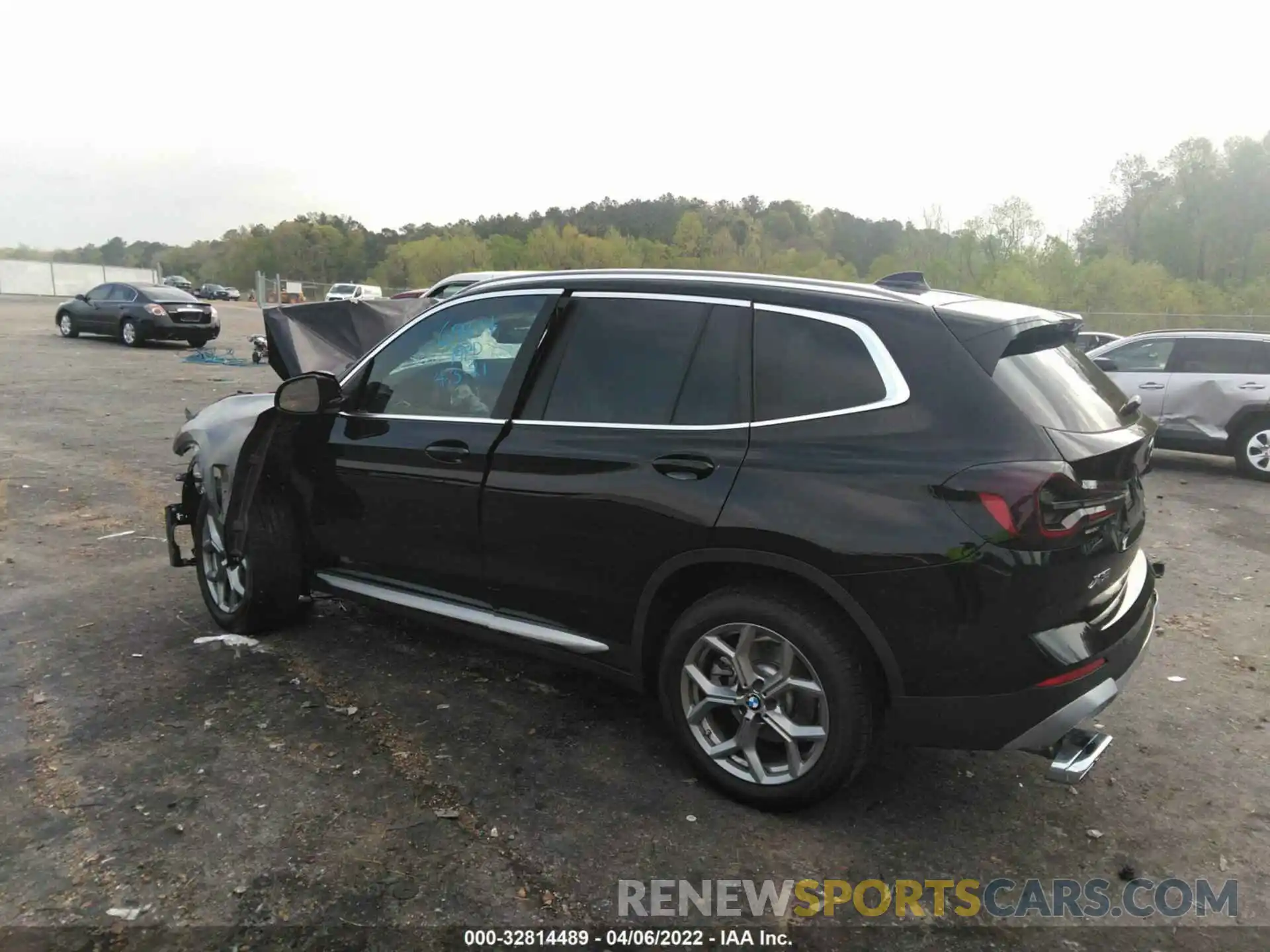 3 Photograph of a damaged car 5UX43DP00N9J95072 BMW X3 2022