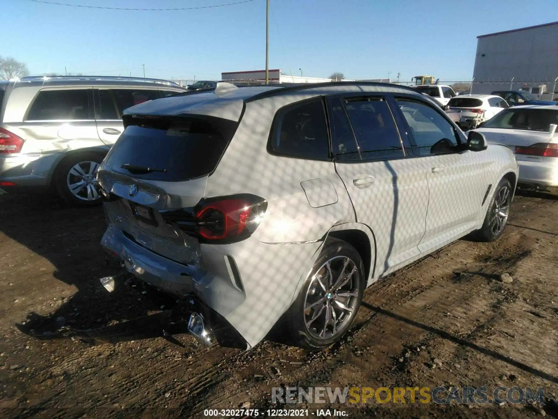 4 Photograph of a damaged car 5UX43DP00N9K55254 BMW X3 2022