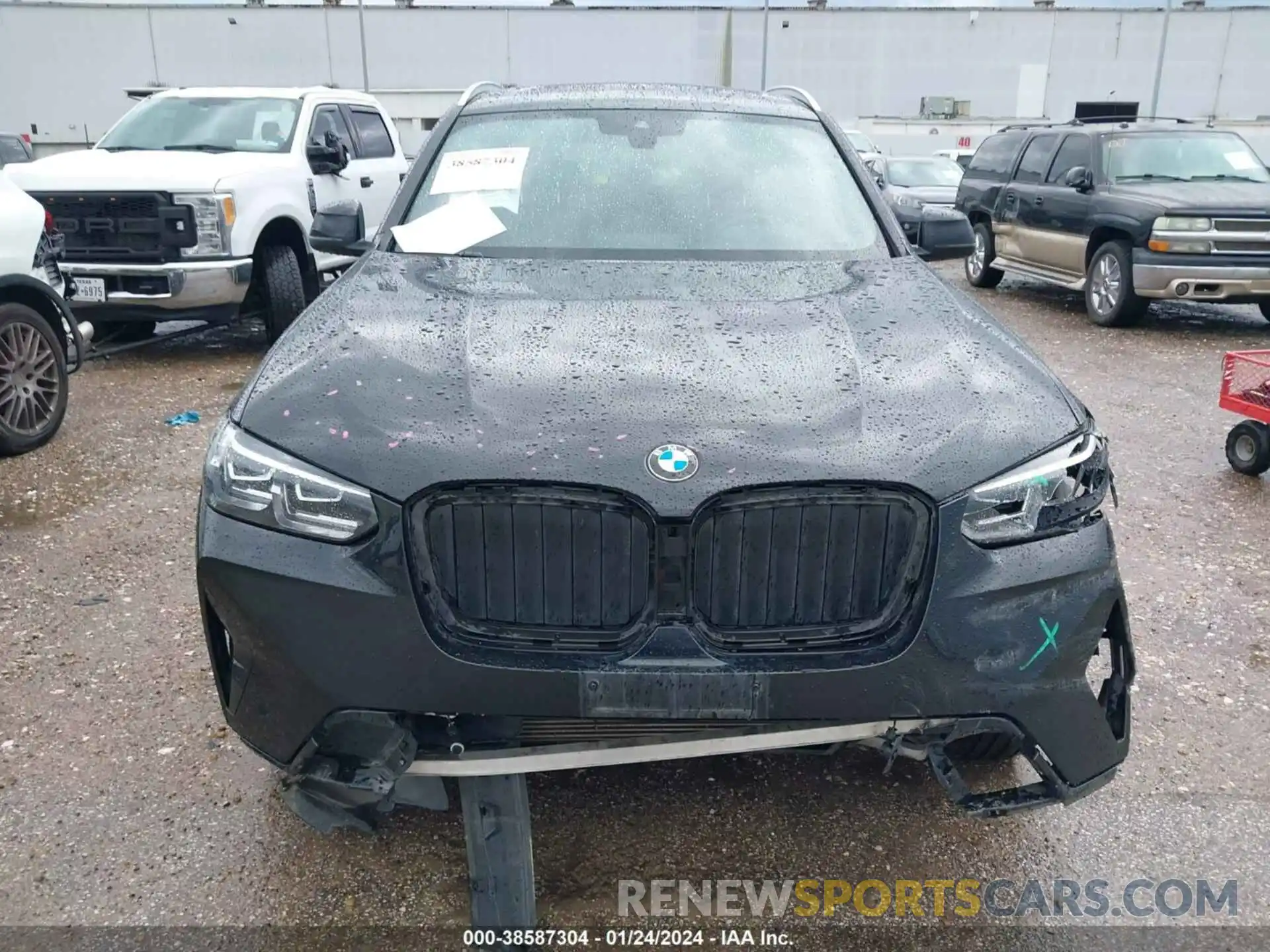 12 Photograph of a damaged car 5UX43DP00N9N29178 BMW X3 2022