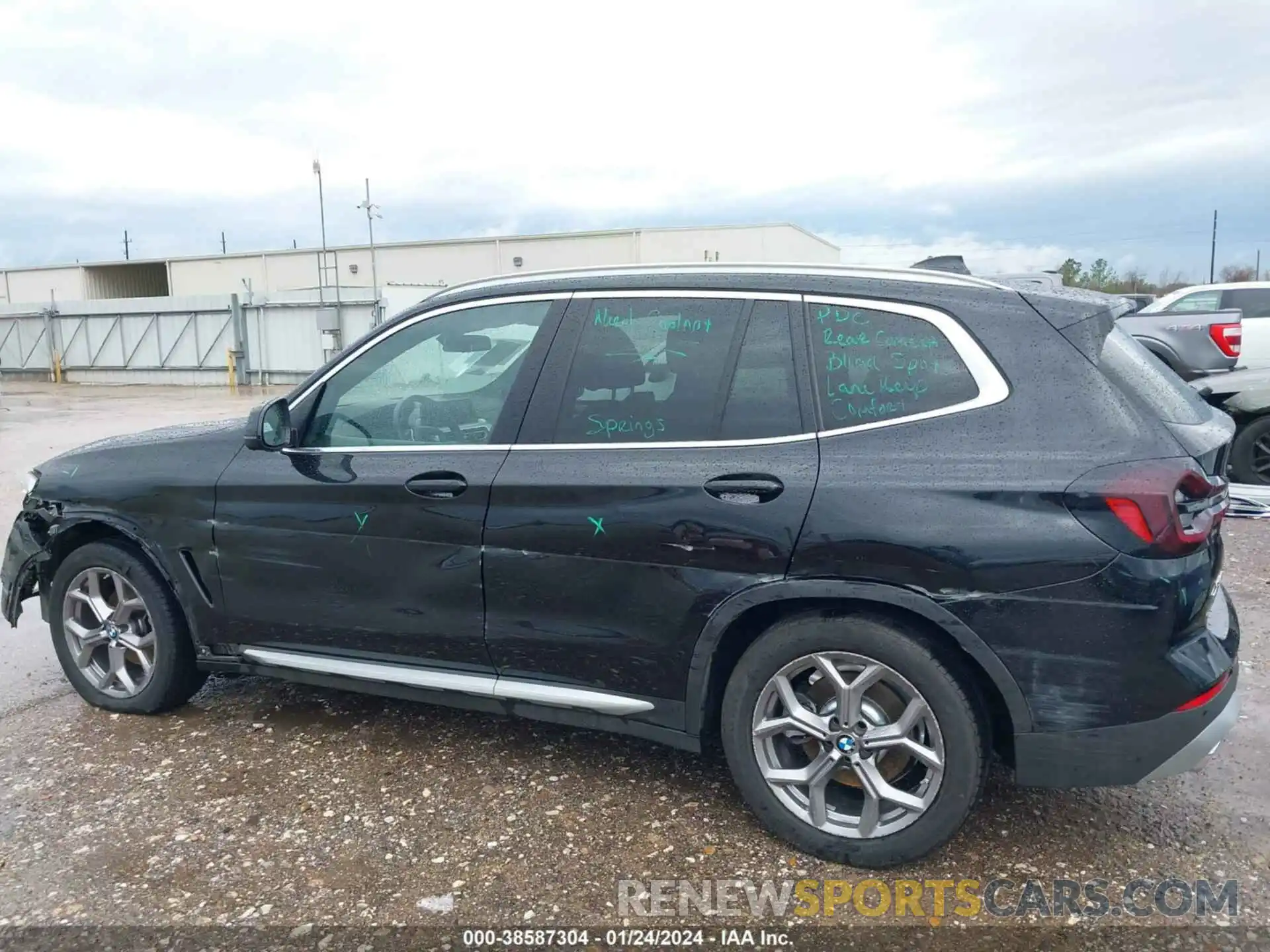 14 Photograph of a damaged car 5UX43DP00N9N29178 BMW X3 2022