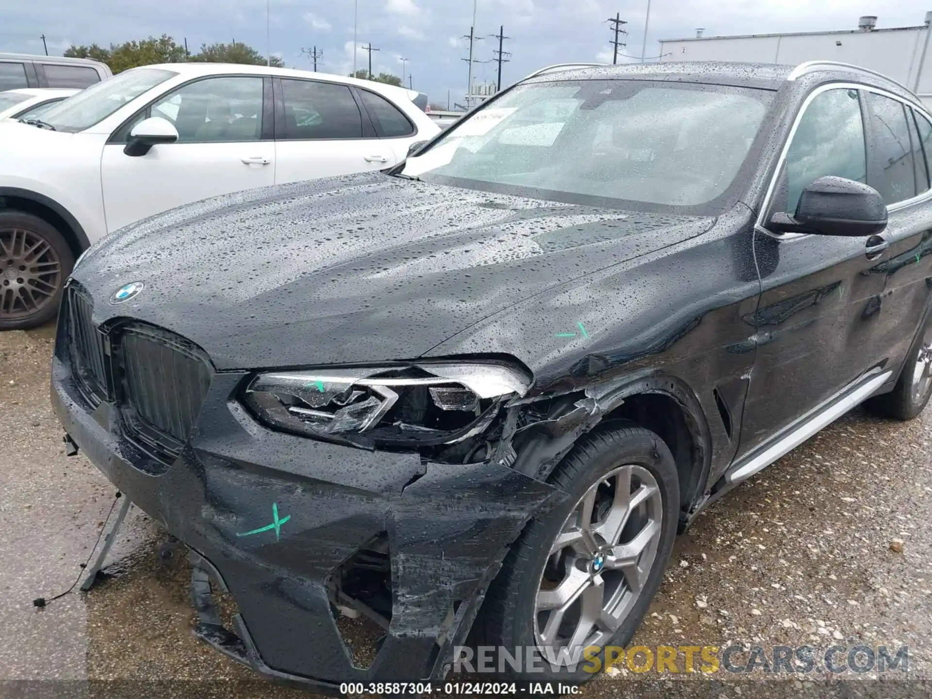 6 Photograph of a damaged car 5UX43DP00N9N29178 BMW X3 2022