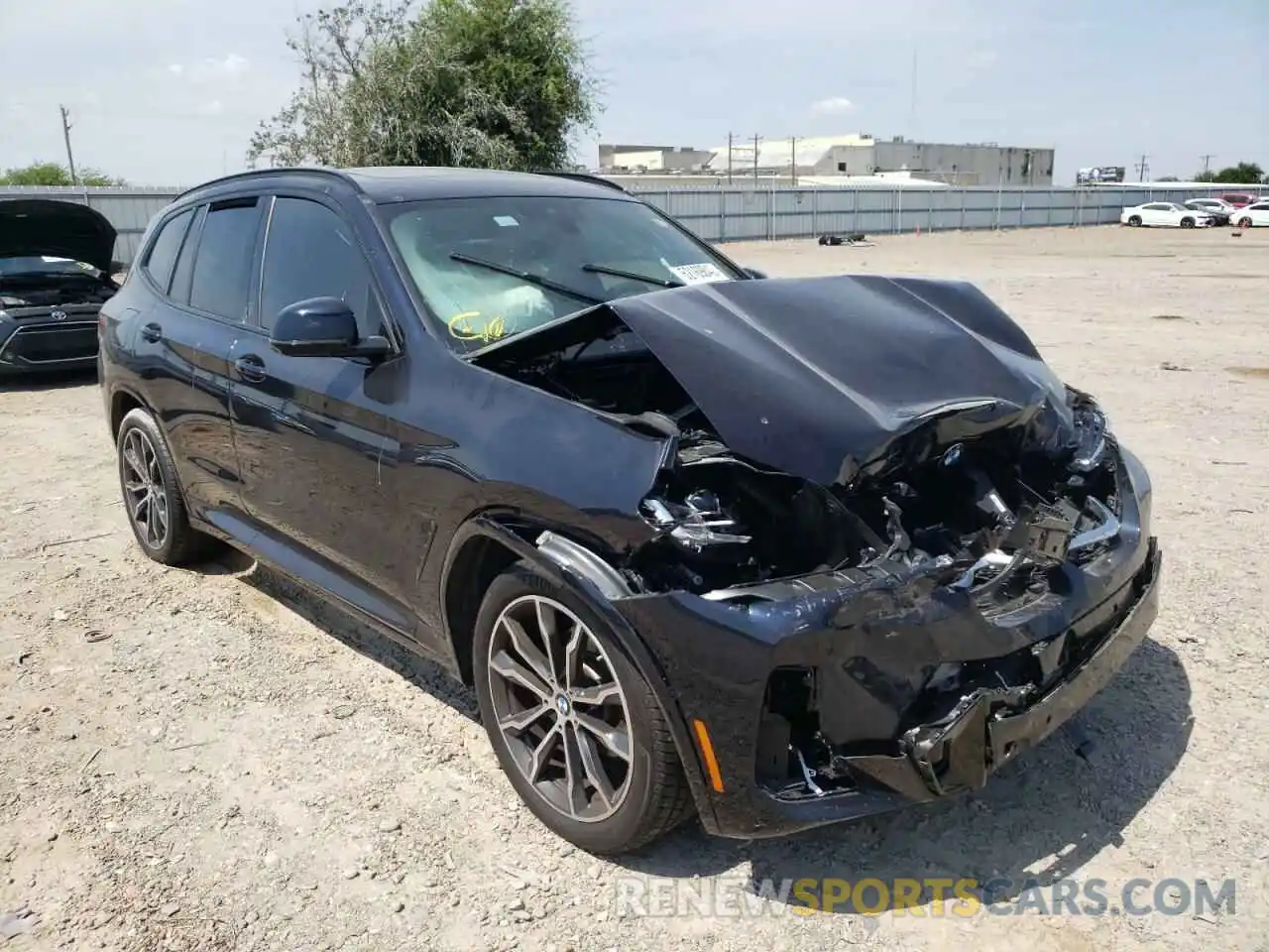 1 Photograph of a damaged car 5UX43DP01N9J62050 BMW X3 2022