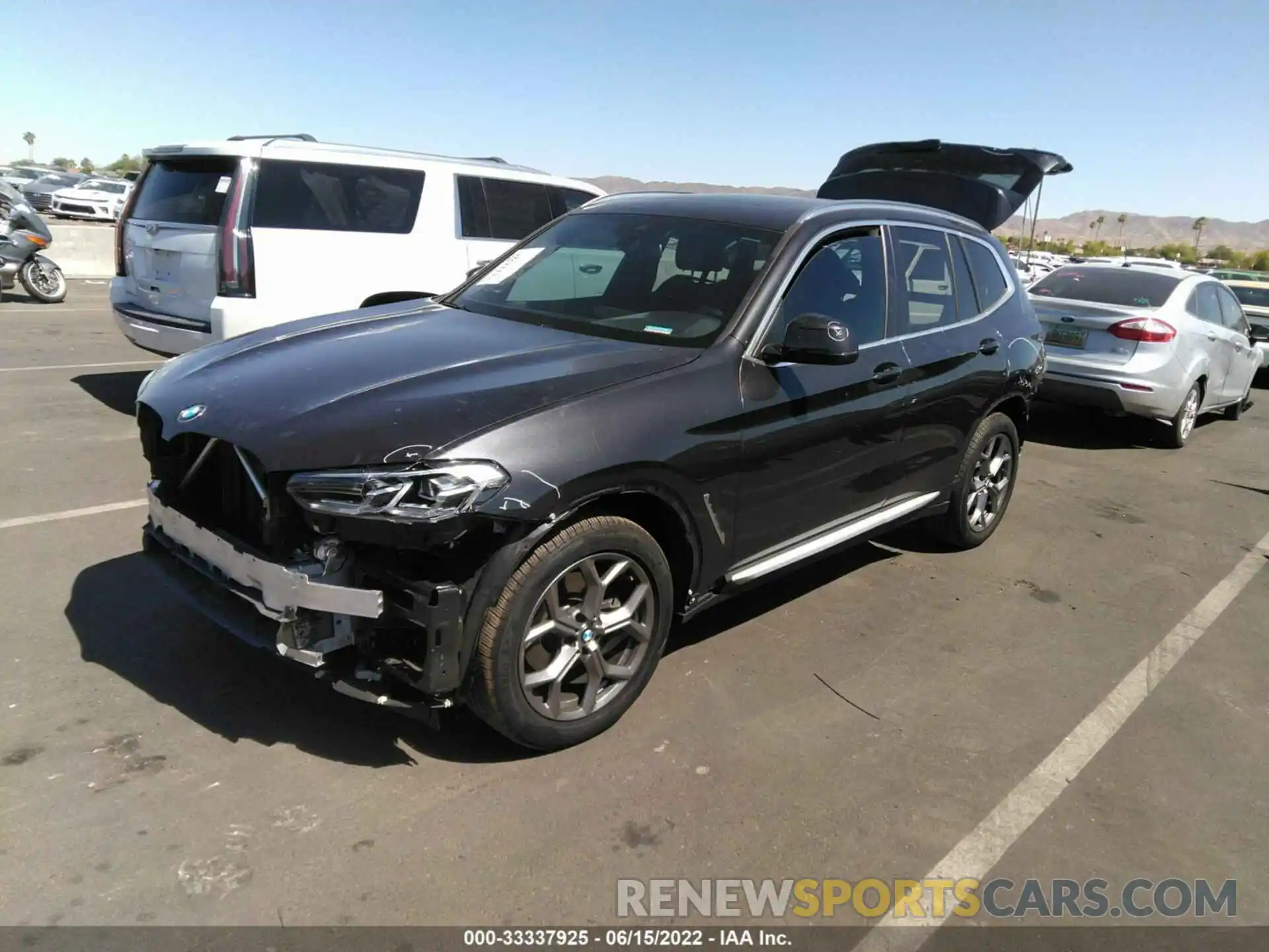 2 Фотография поврежденного автомобиля 5UX43DP01N9J95632 BMW X3 2022