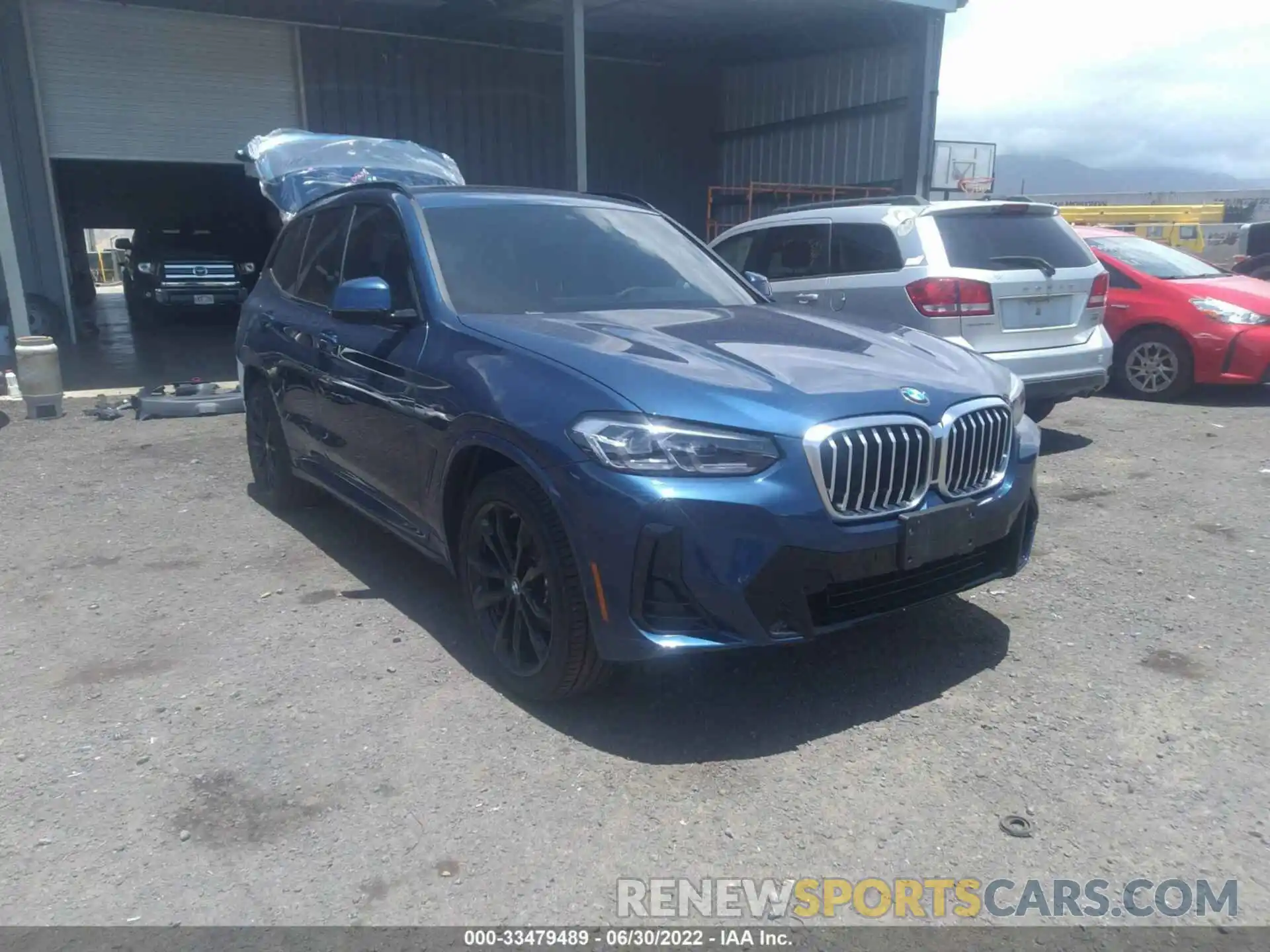 1 Photograph of a damaged car 5UX43DP01N9L10441 BMW X3 2022