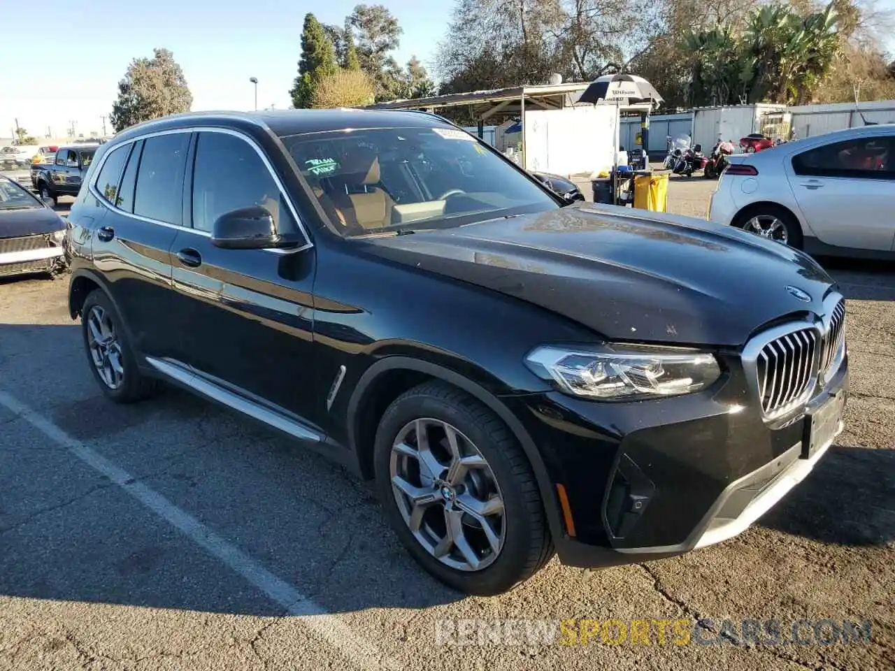 4 Photograph of a damaged car 5UX43DP03N9L47832 BMW X3 2022