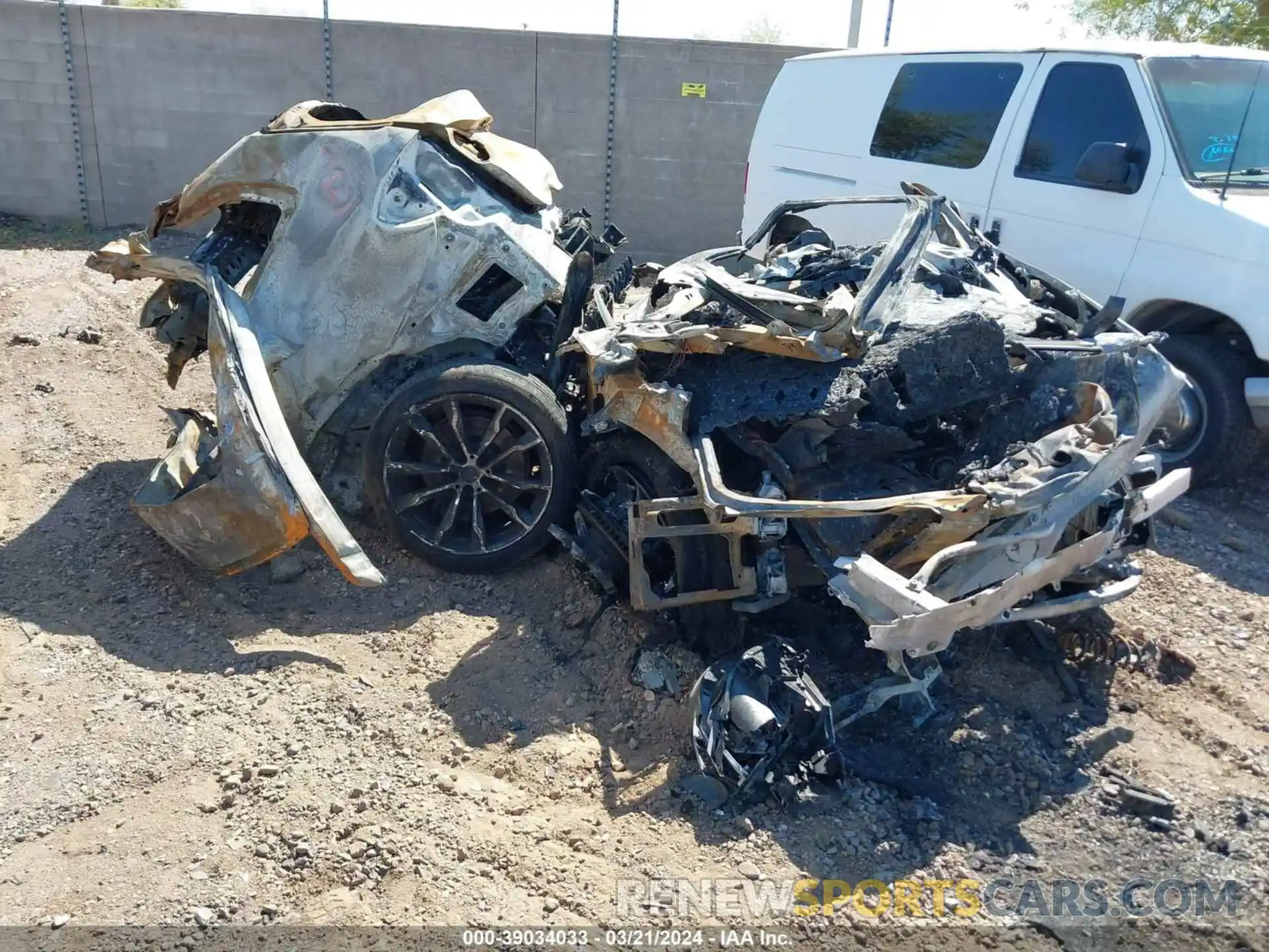 1 Photograph of a damaged car 5UX43DP03N9L49421 BMW X3 2022