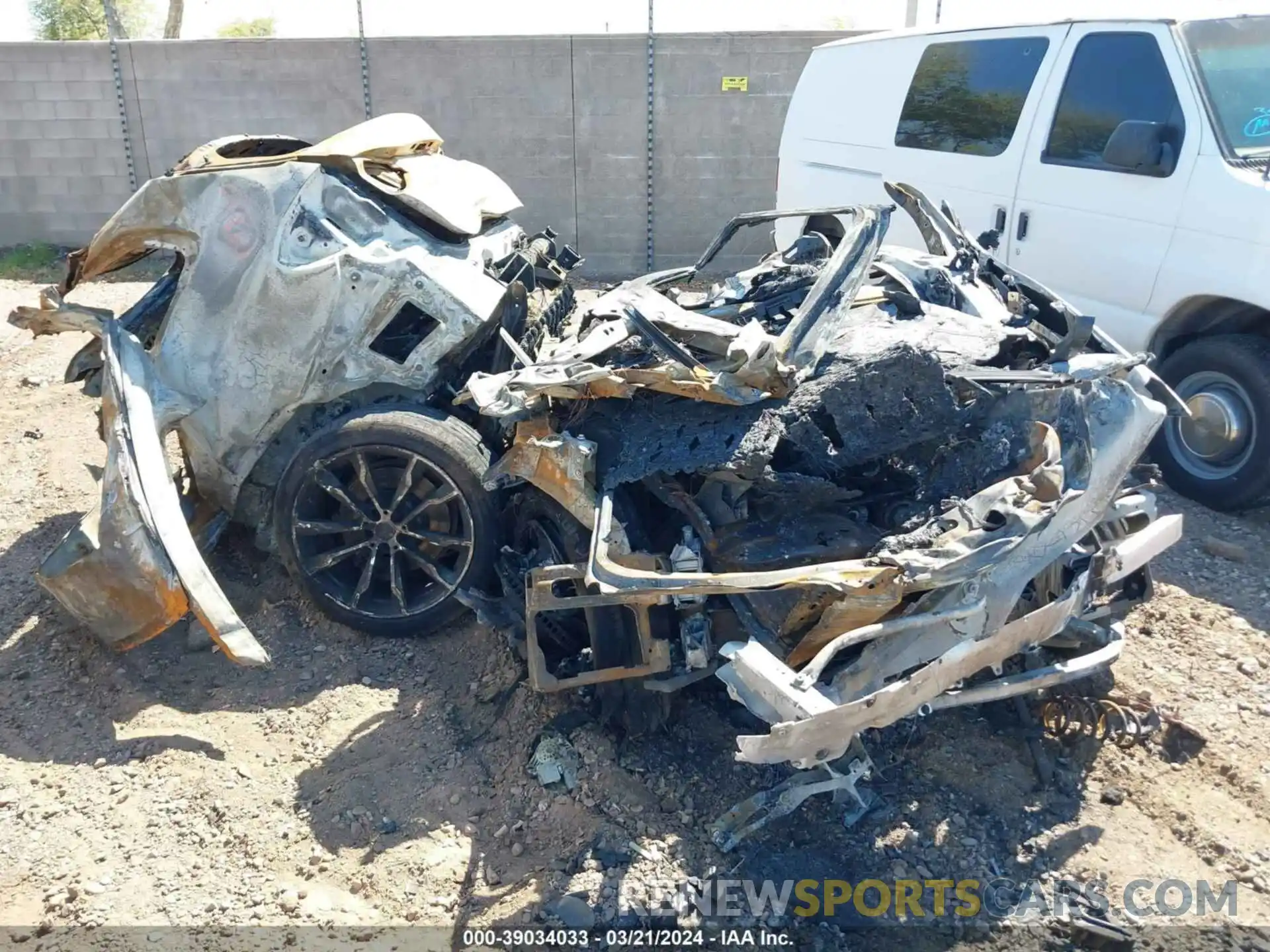6 Photograph of a damaged car 5UX43DP03N9L49421 BMW X3 2022