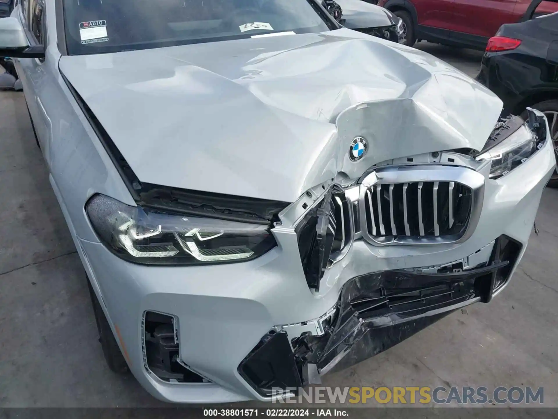 18 Photograph of a damaged car 5UX43DP04N9K95711 BMW X3 2022