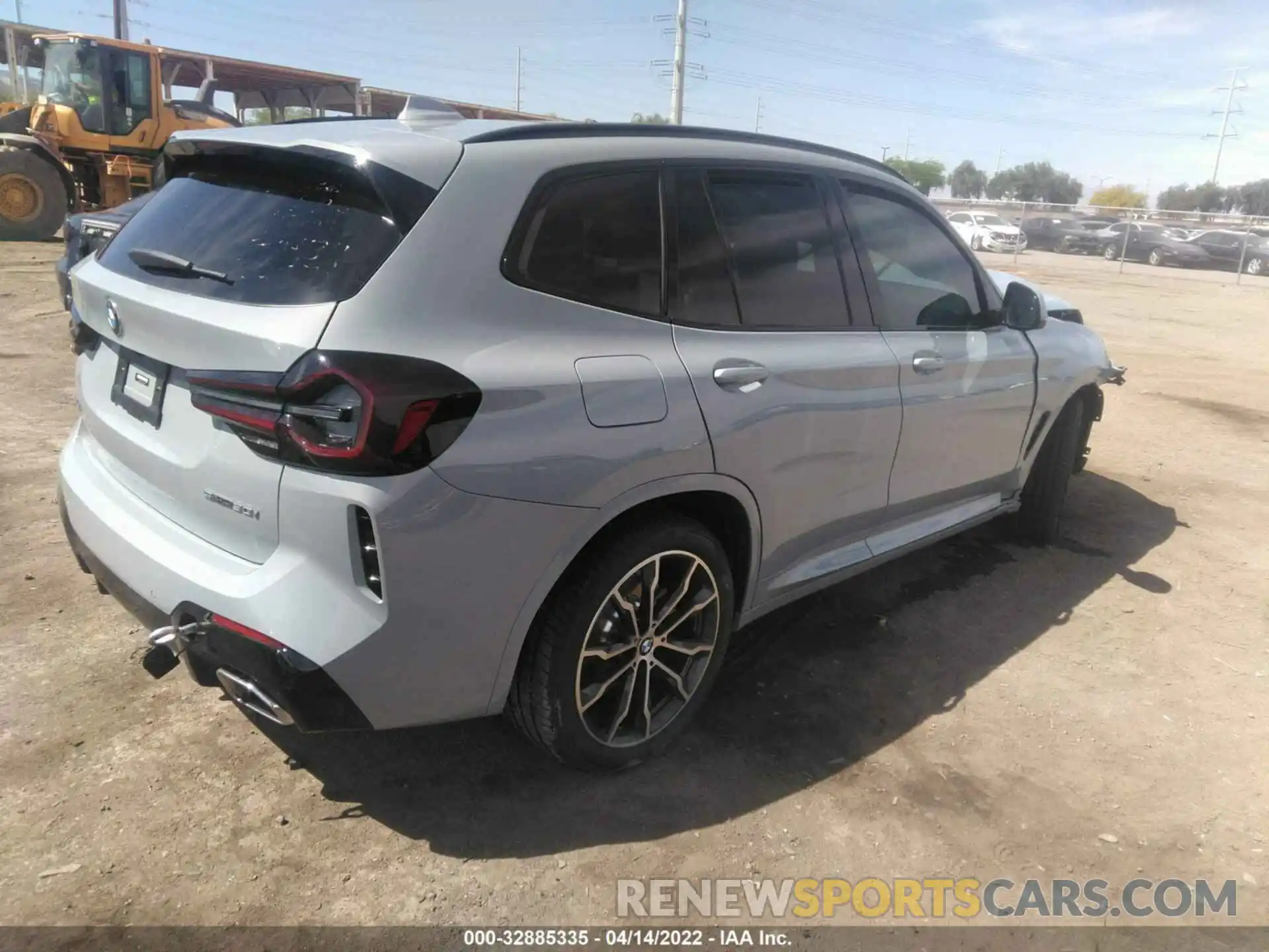 4 Photograph of a damaged car 5UX43DP05N9K60997 BMW X3 2022