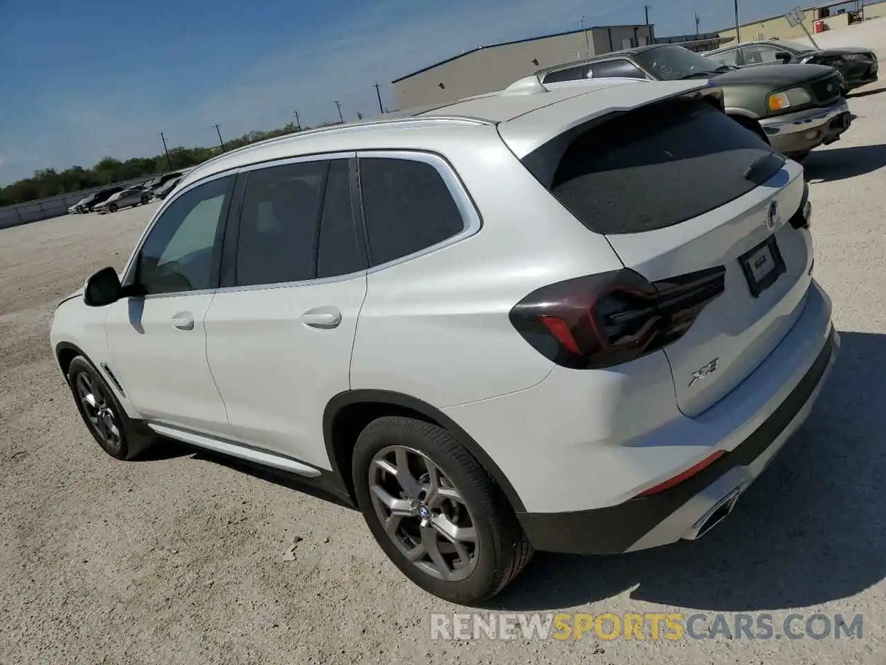 2 Photograph of a damaged car 5UX43DP05N9L39506 BMW X3 2022