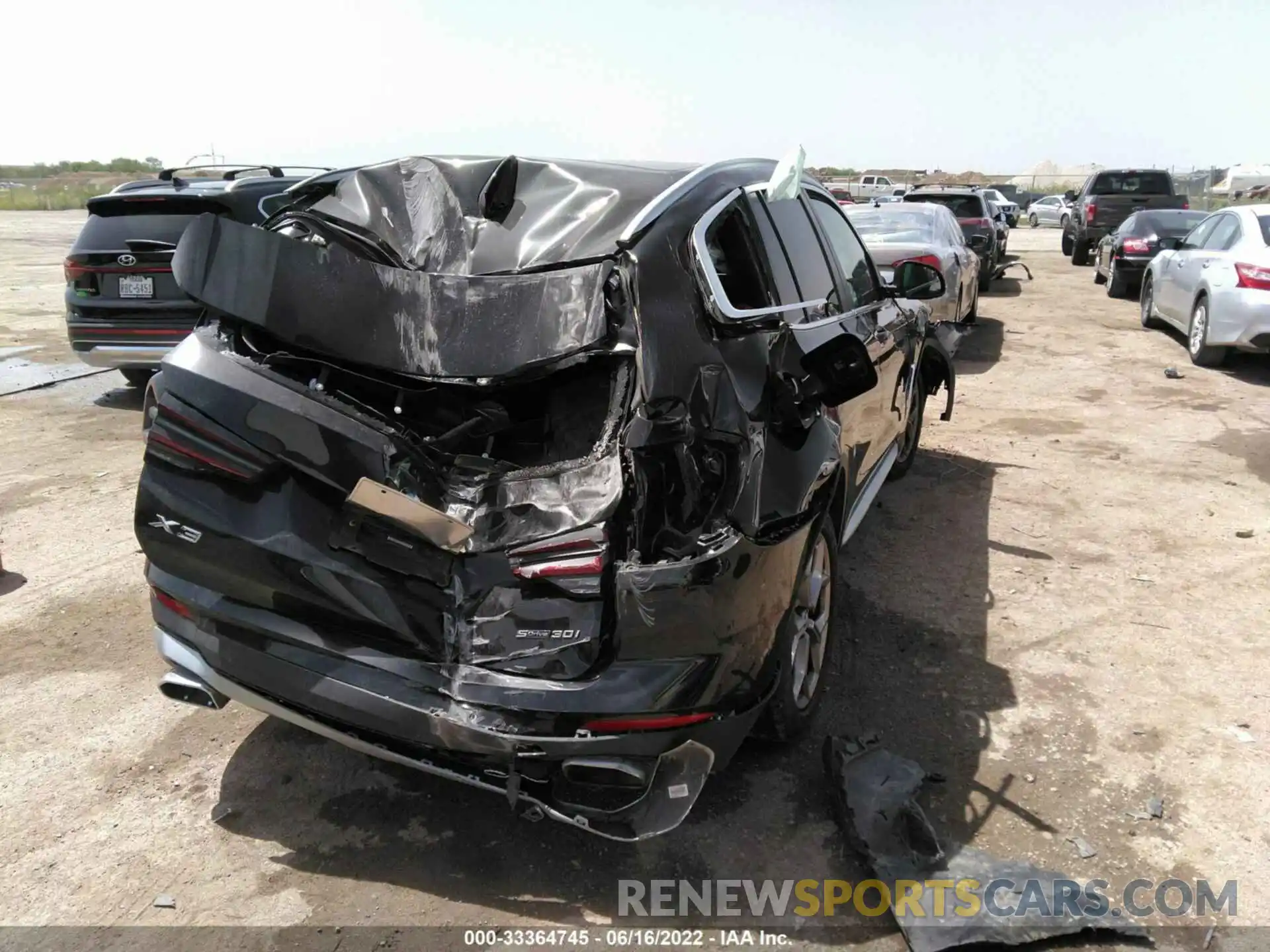 6 Photograph of a damaged car 5UX43DP06N9J24510 BMW X3 2022