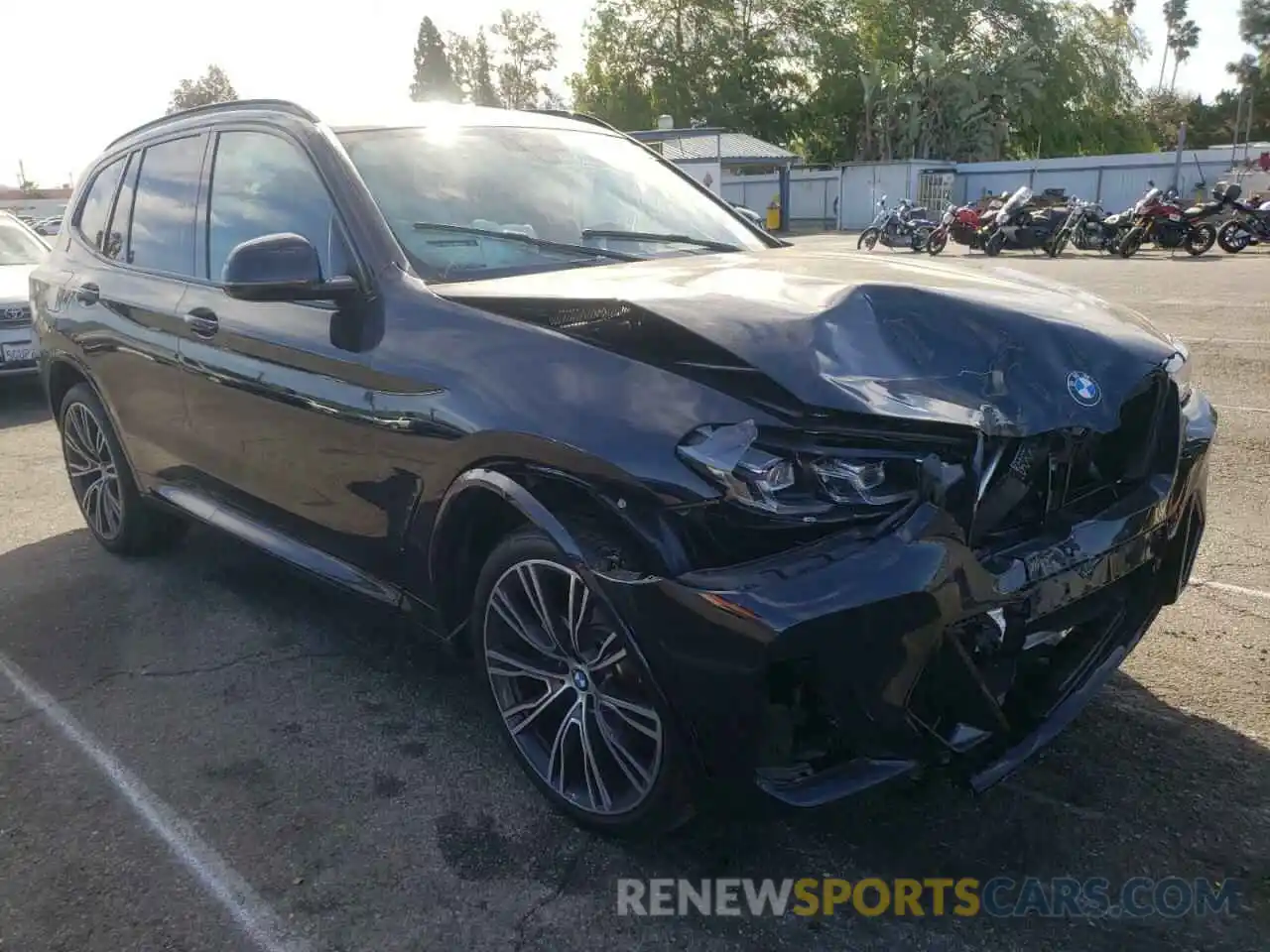 1 Photograph of a damaged car 5UX43DP07N9J24662 BMW X3 2022