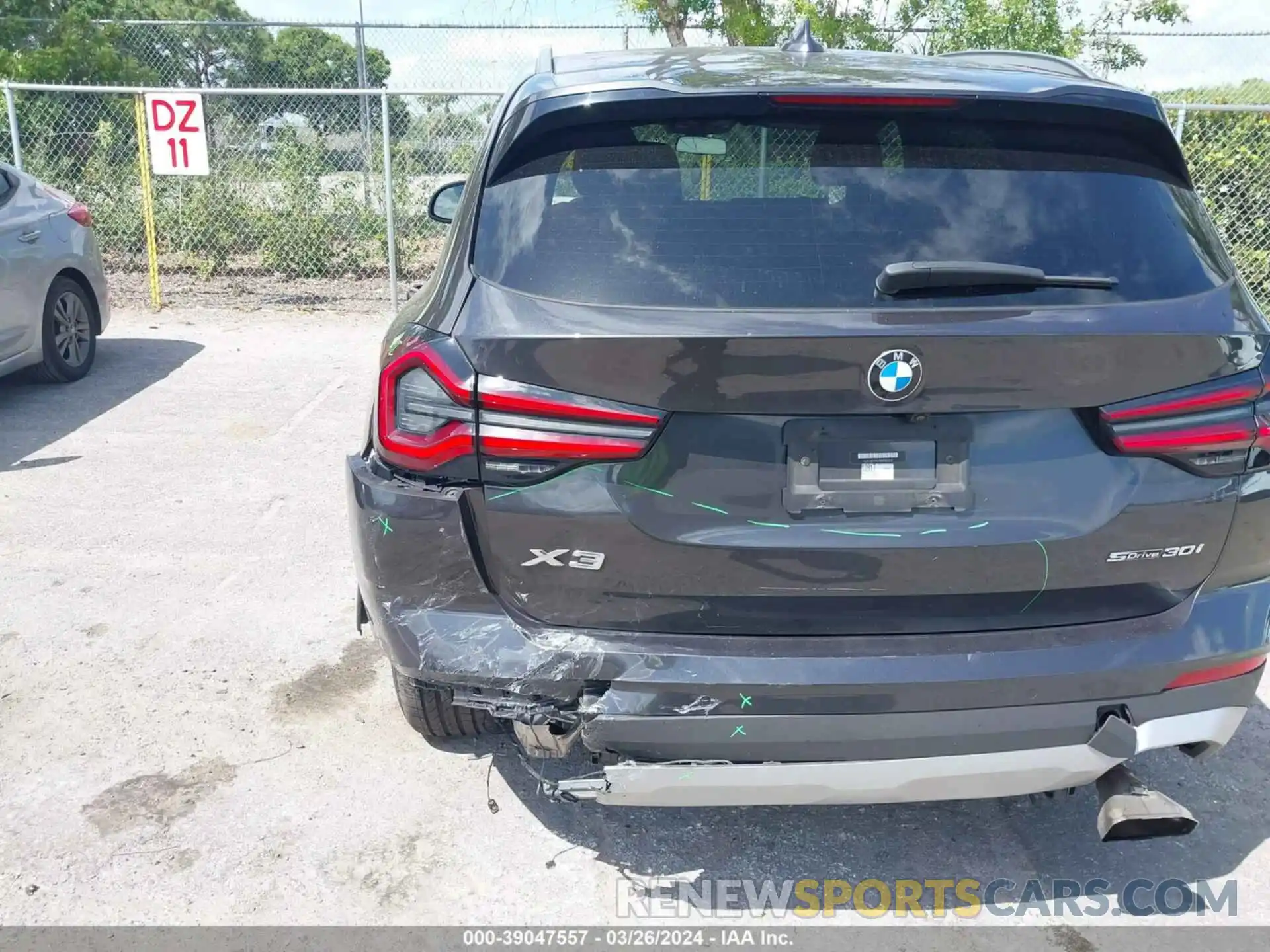 6 Photograph of a damaged car 5UX43DP07N9K86422 BMW X3 2022