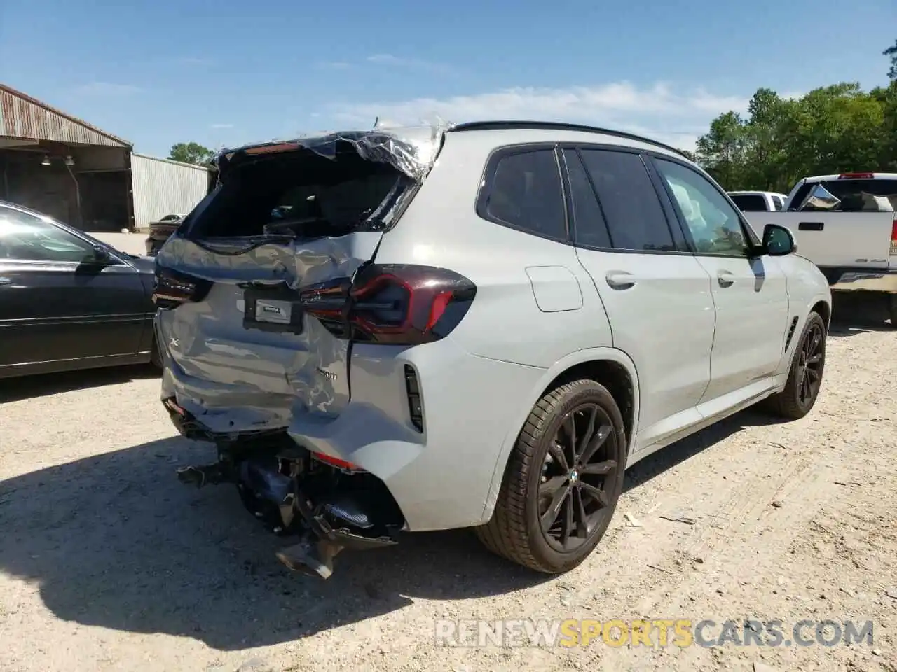 4 Photograph of a damaged car 5UX43DP07N9K95752 BMW X3 2022