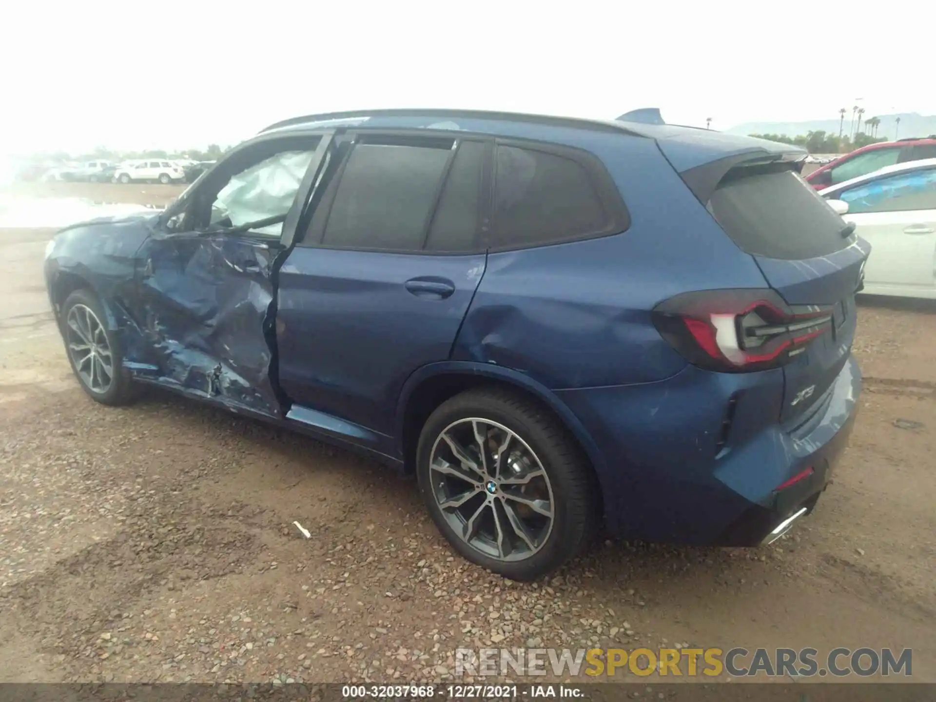 3 Photograph of a damaged car 5UX43DP08N9K06934 BMW X3 2022