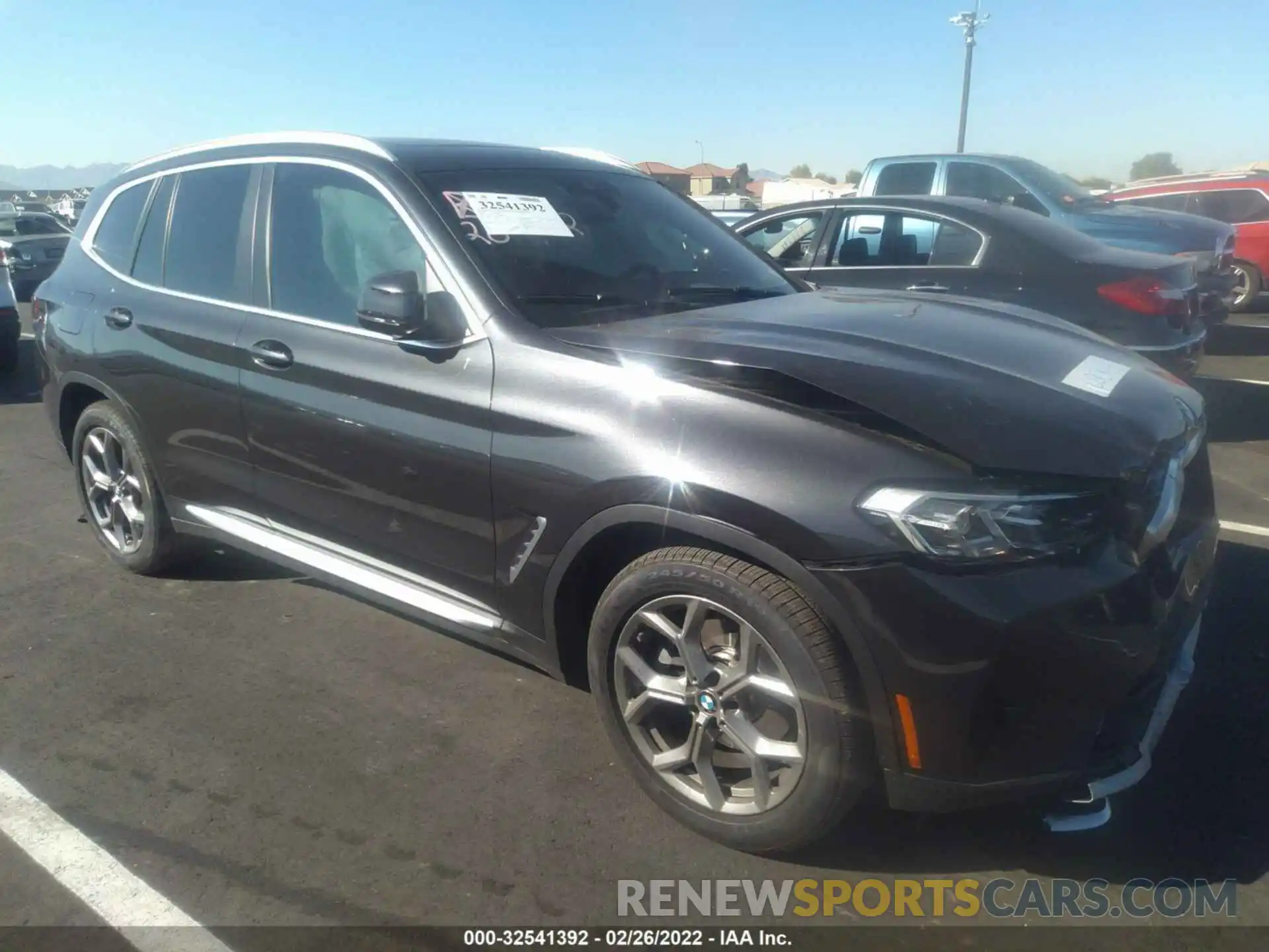 1 Photograph of a damaged car 5UX43DP08N9K14600 BMW X3 2022