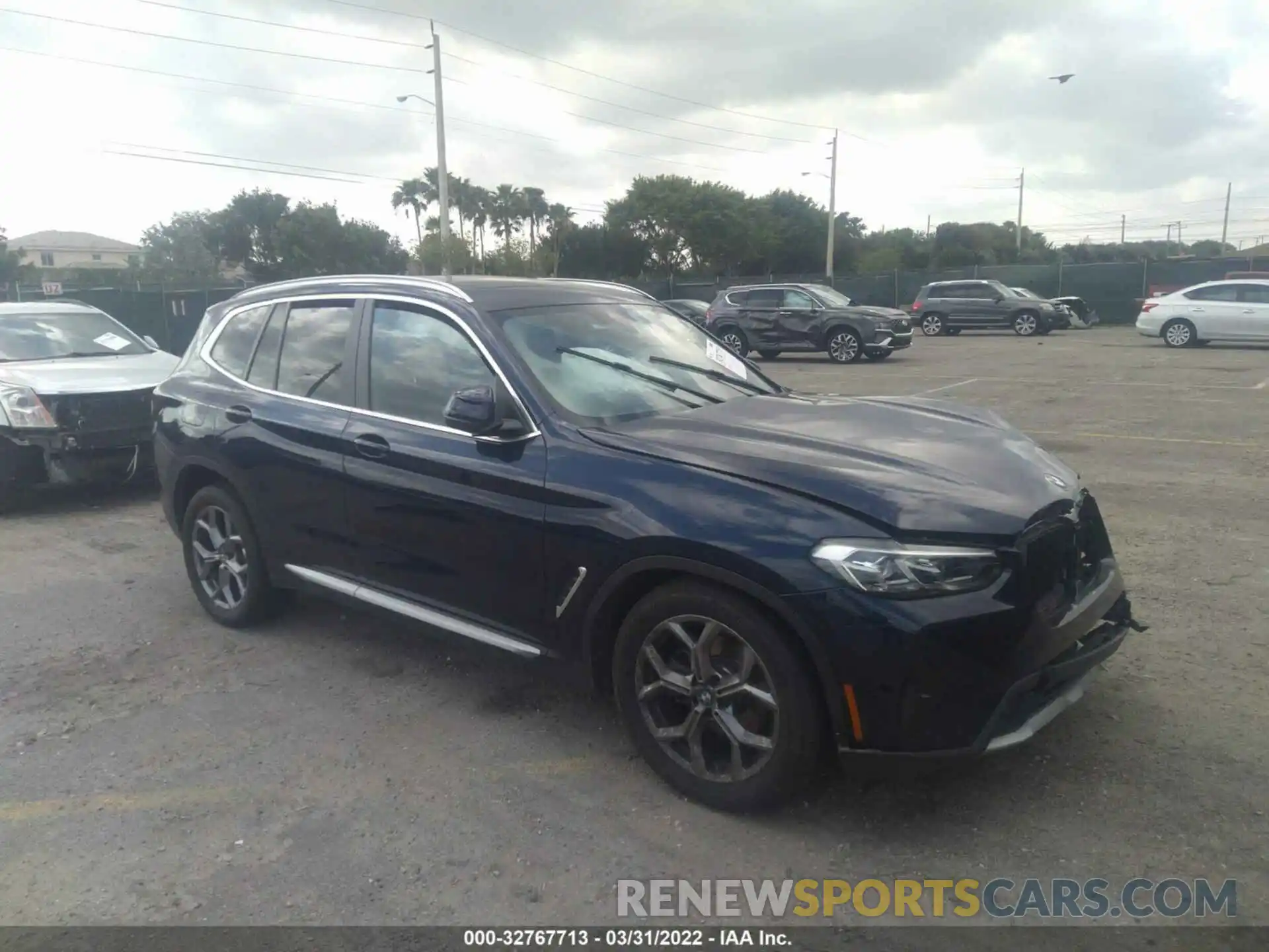 1 Photograph of a damaged car 5UX43DP08N9K35852 BMW X3 2022