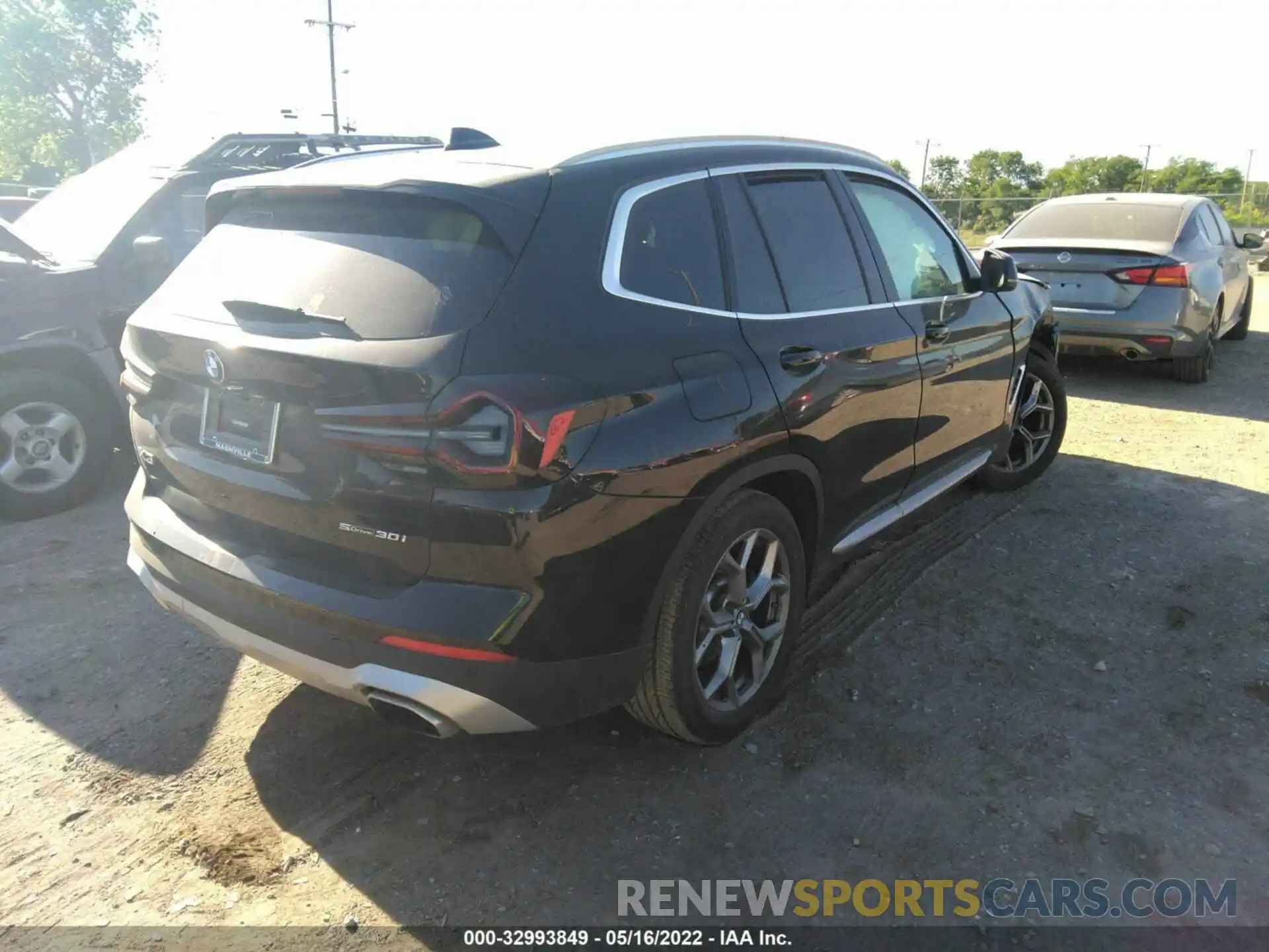 4 Photograph of a damaged car 5UX43DP08N9K71654 BMW X3 2022