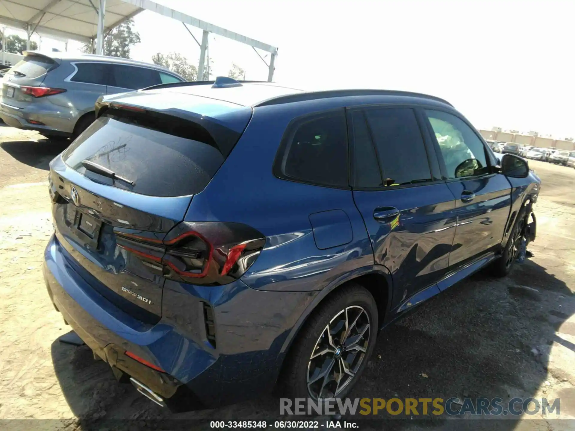 4 Photograph of a damaged car 5UX43DP08N9M29121 BMW X3 2022