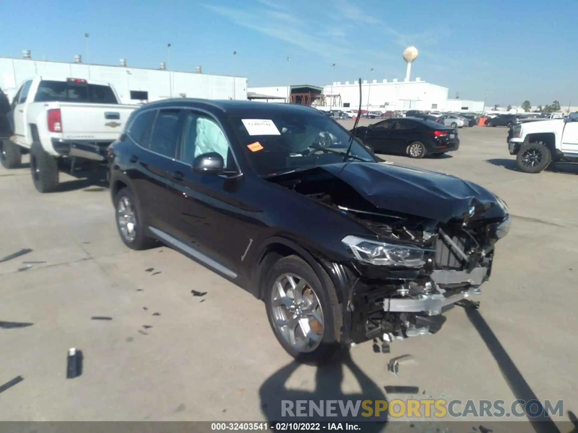 1 Photograph of a damaged car 5UX43DP09N9J95295 BMW X3 2022