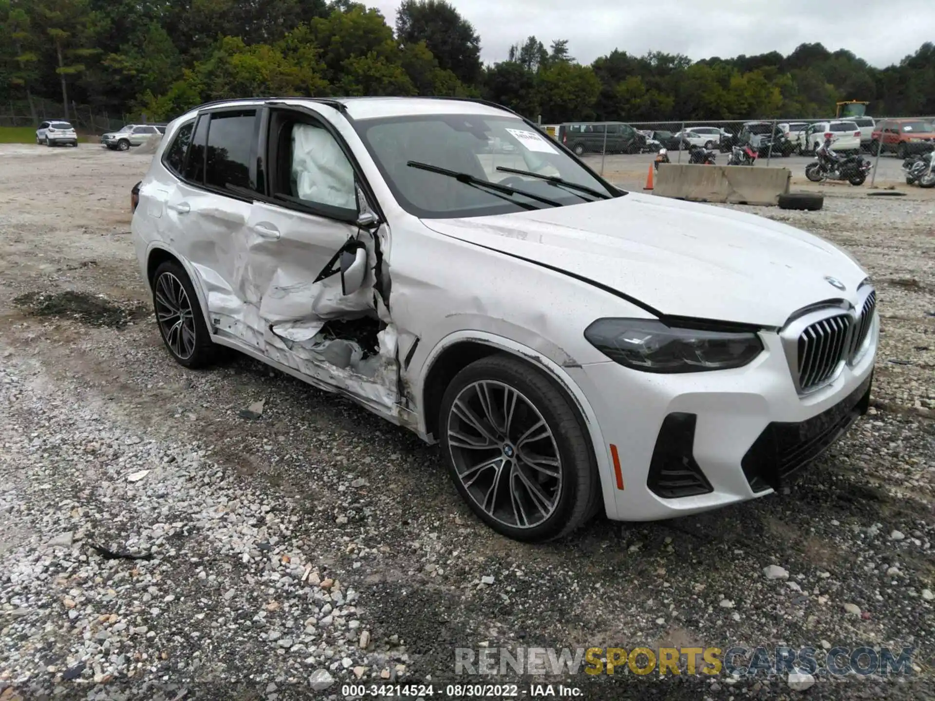 1 Photograph of a damaged car 5UX43DP0XN9K76158 BMW X3 2022