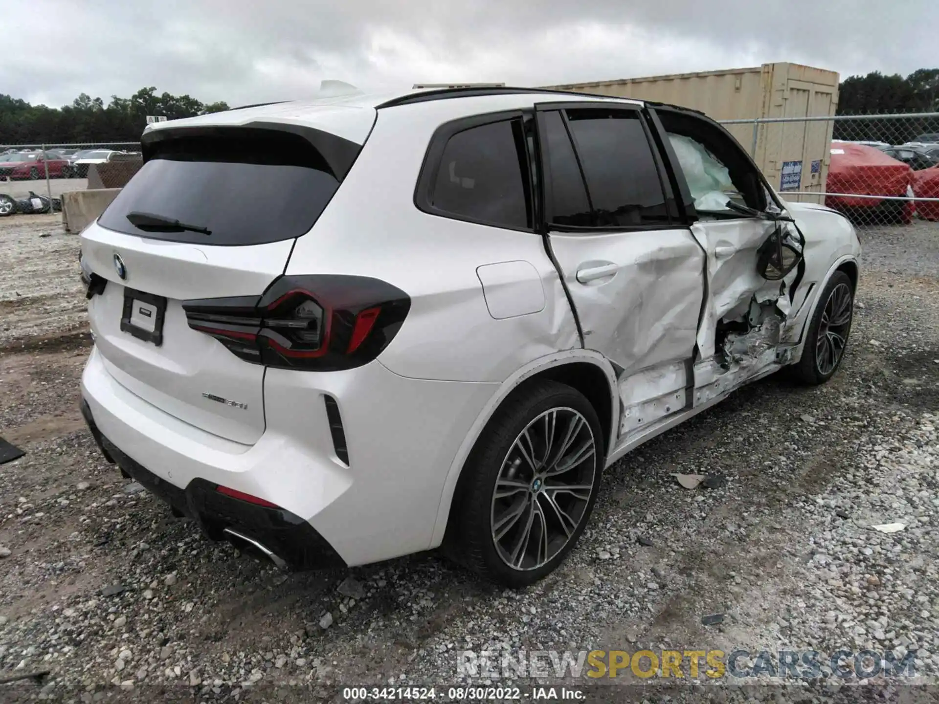 4 Photograph of a damaged car 5UX43DP0XN9K76158 BMW X3 2022