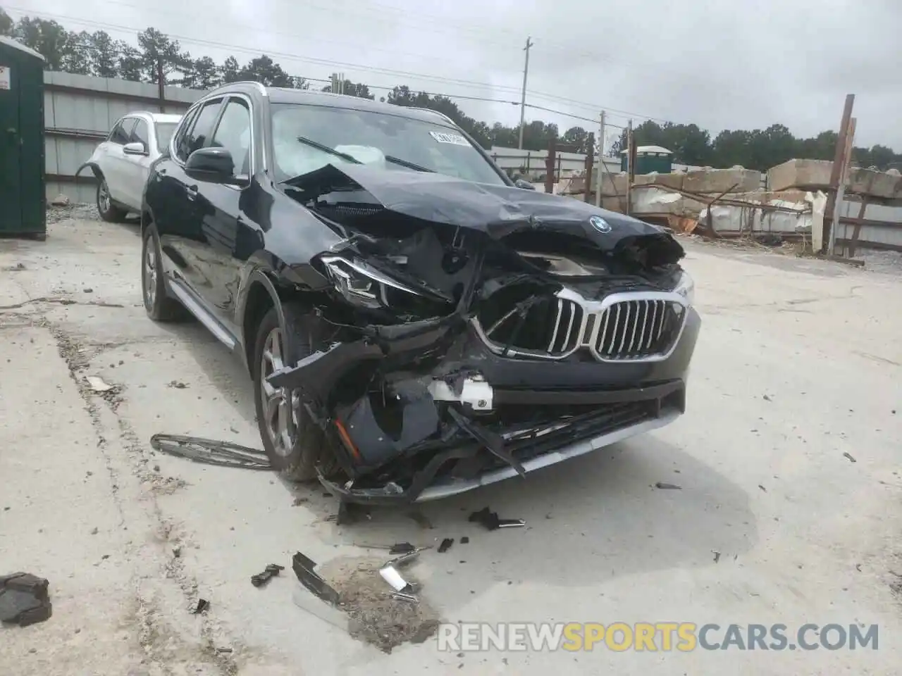 1 Photograph of a damaged car 5UX43DP0XN9L39758 BMW X3 2022