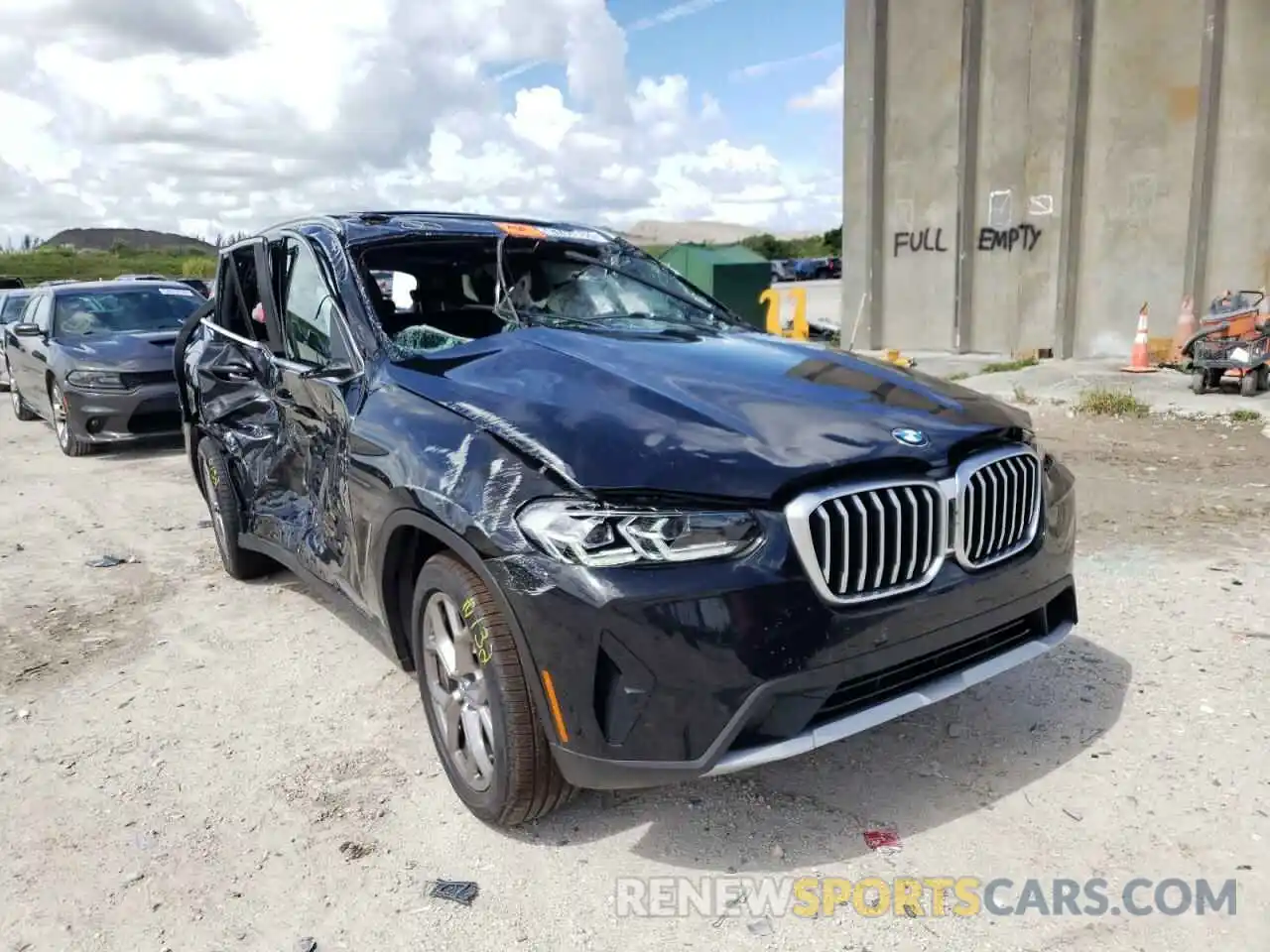 1 Photograph of a damaged car 5UX43DP0XN9L75238 BMW X3 2022