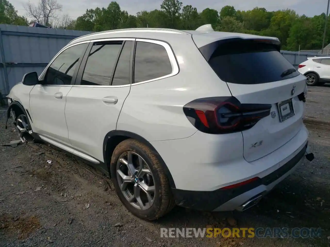 3 Photograph of a damaged car 5UX53DP00N9J09621 BMW X3 2022