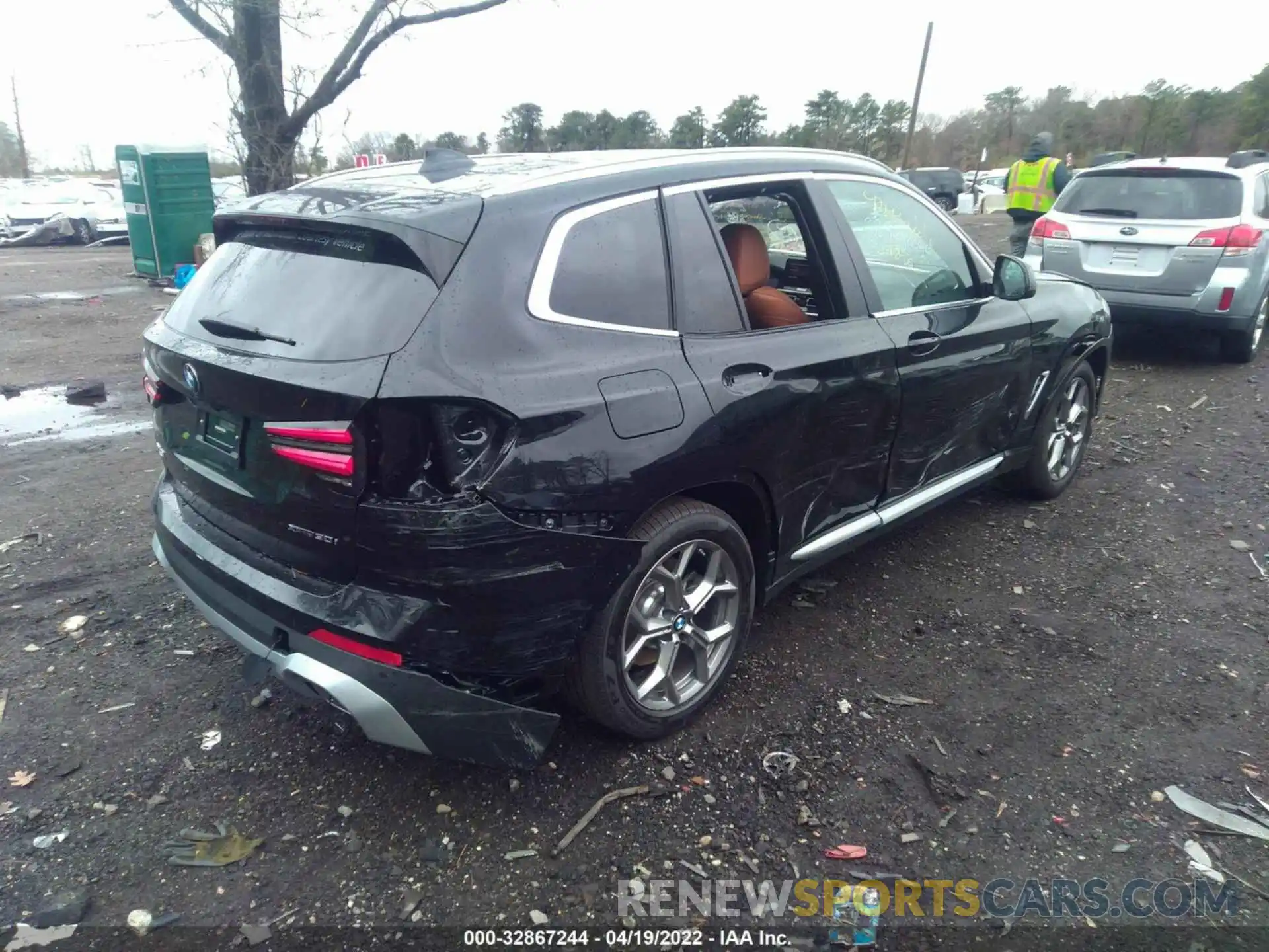 6 Photograph of a damaged car 5UX53DP00N9L21869 BMW X3 2022