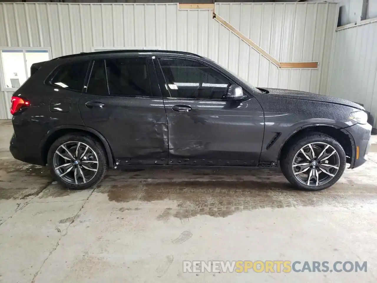 9 Photograph of a damaged car 5UX53DP01N9K84217 BMW X3 2022