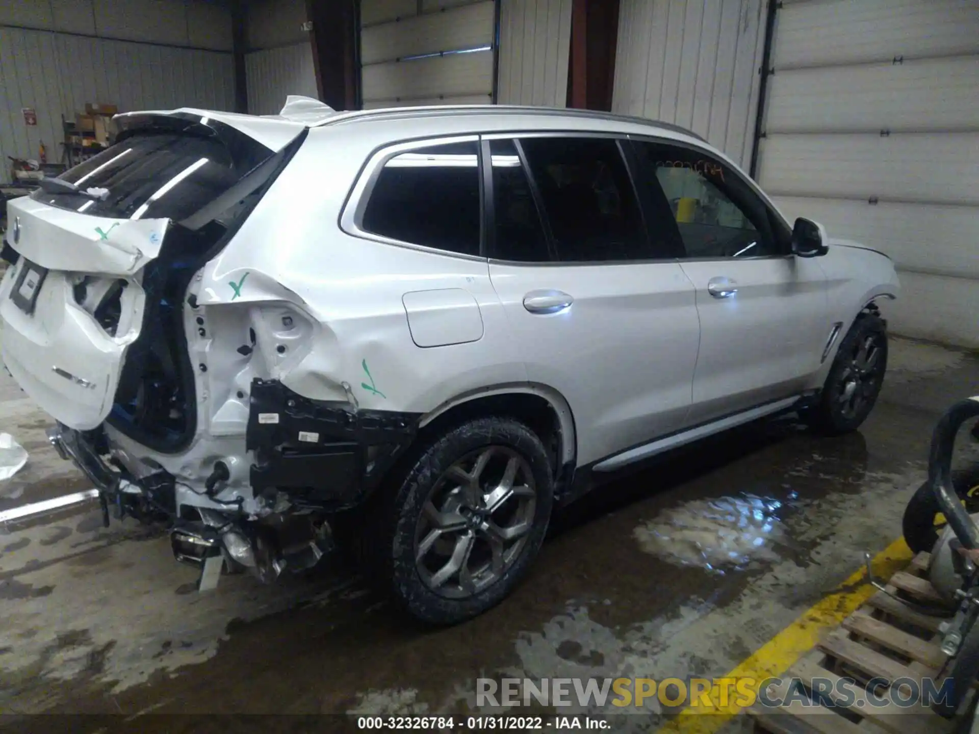 4 Photograph of a damaged car 5UX53DP02N9J20930 BMW X3 2022