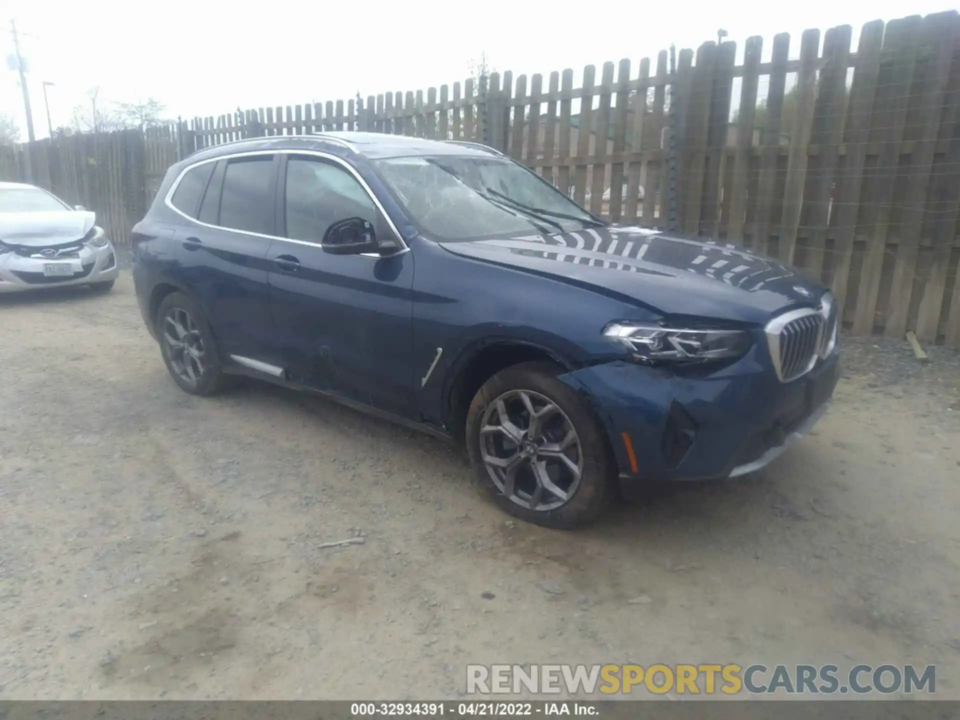 1 Photograph of a damaged car 5UX53DP02N9K05816 BMW X3 2022